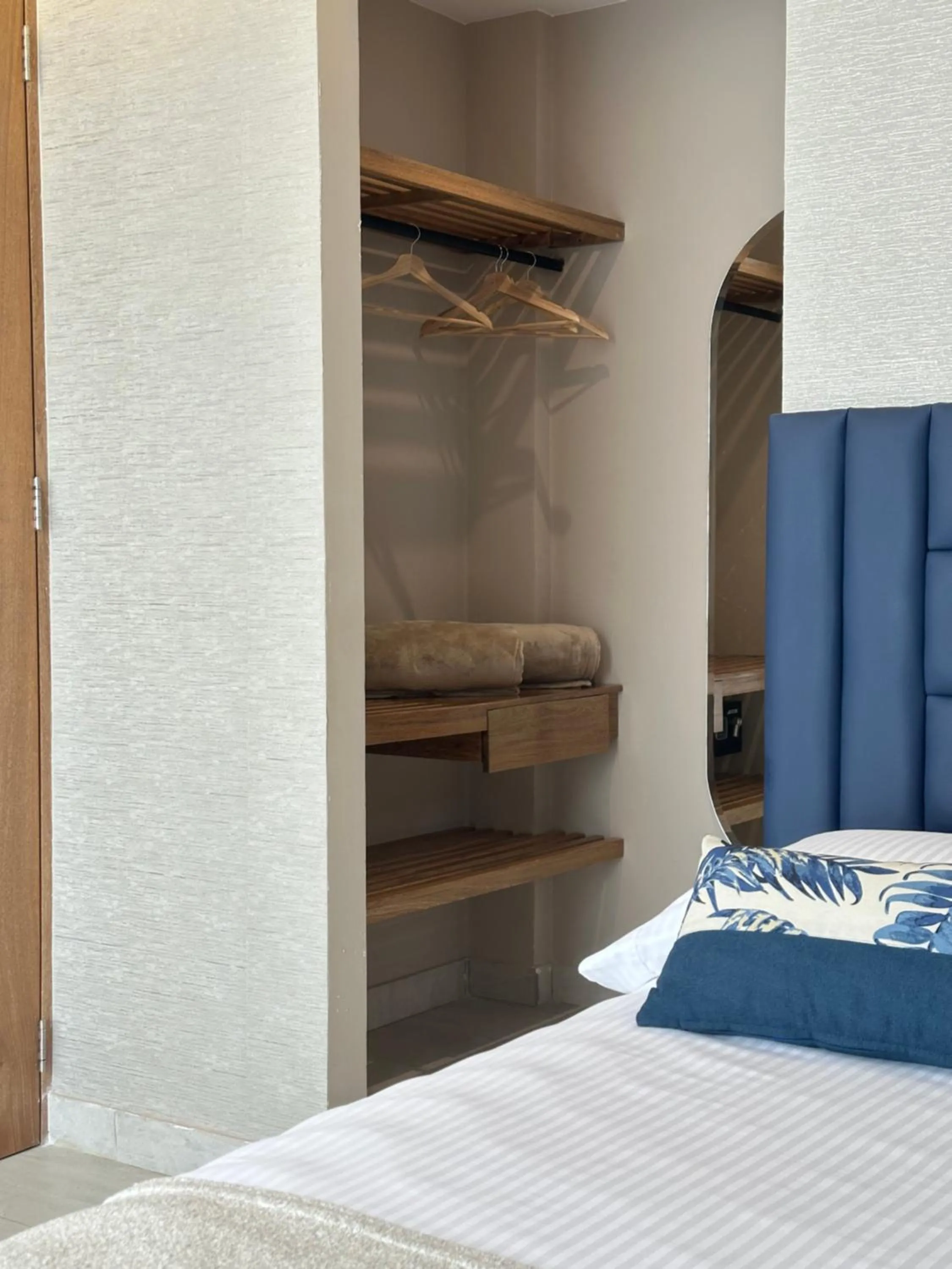 Bedroom, Bed in Hotel y Cabañas Covemar