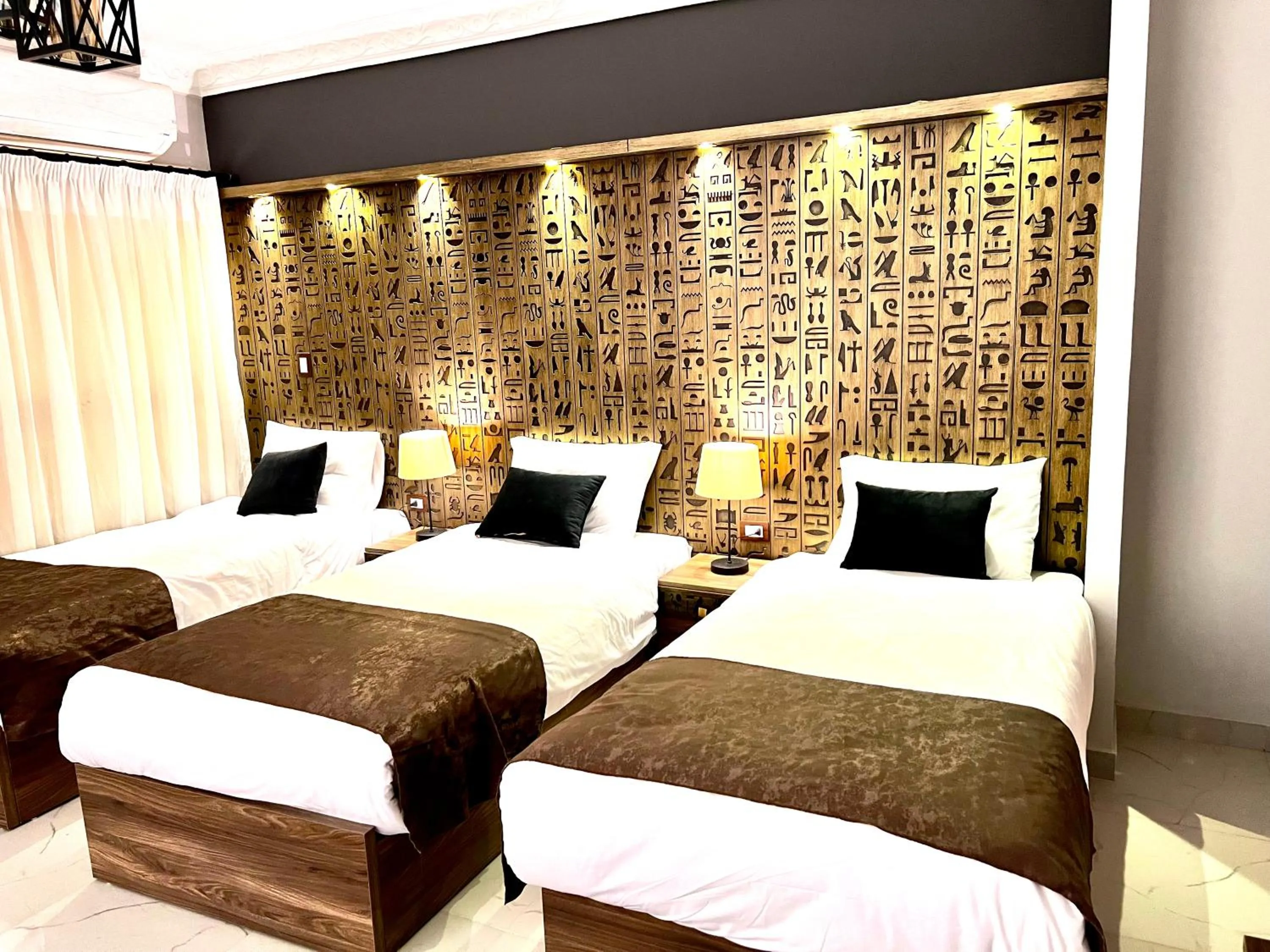 Bedroom, Bed in New Museum Guest House, Pyramids View