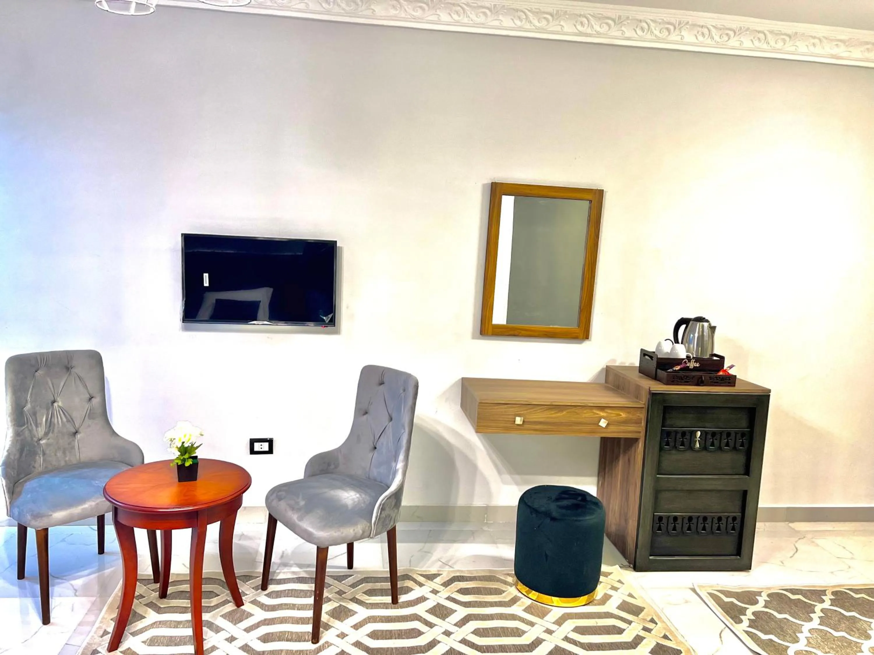 Seating area in New Museum Guest House, Pyramids View