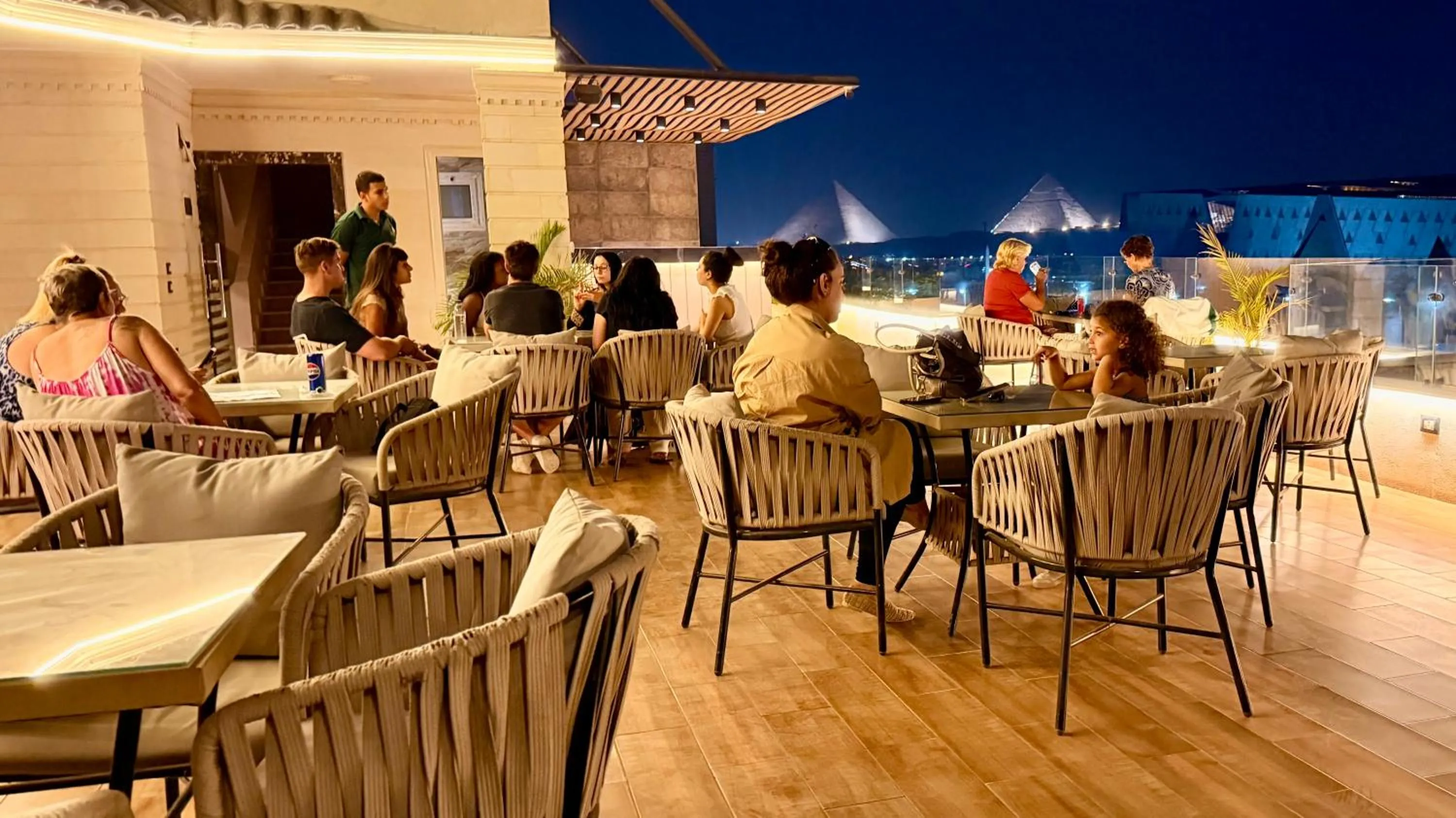 Restaurant/places to eat in New Museum Guest House, Pyramids View