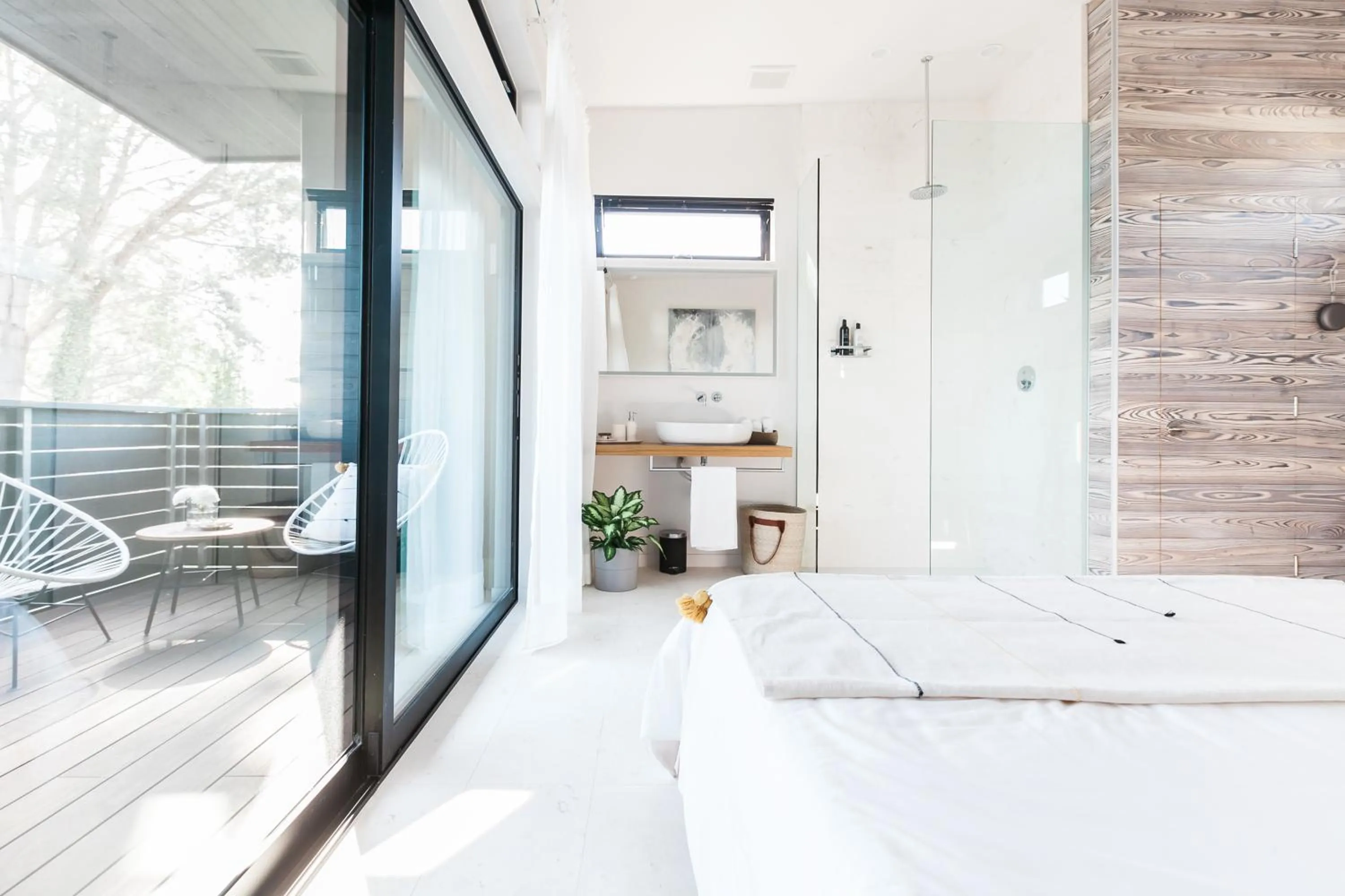 Shower, Bed in Twelve Senses Retreat