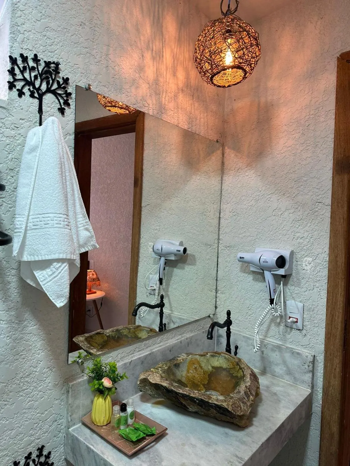 Bathroom in Pousada Preciosa do Arraial - com Natura e L'Occitane - recém inaugurada