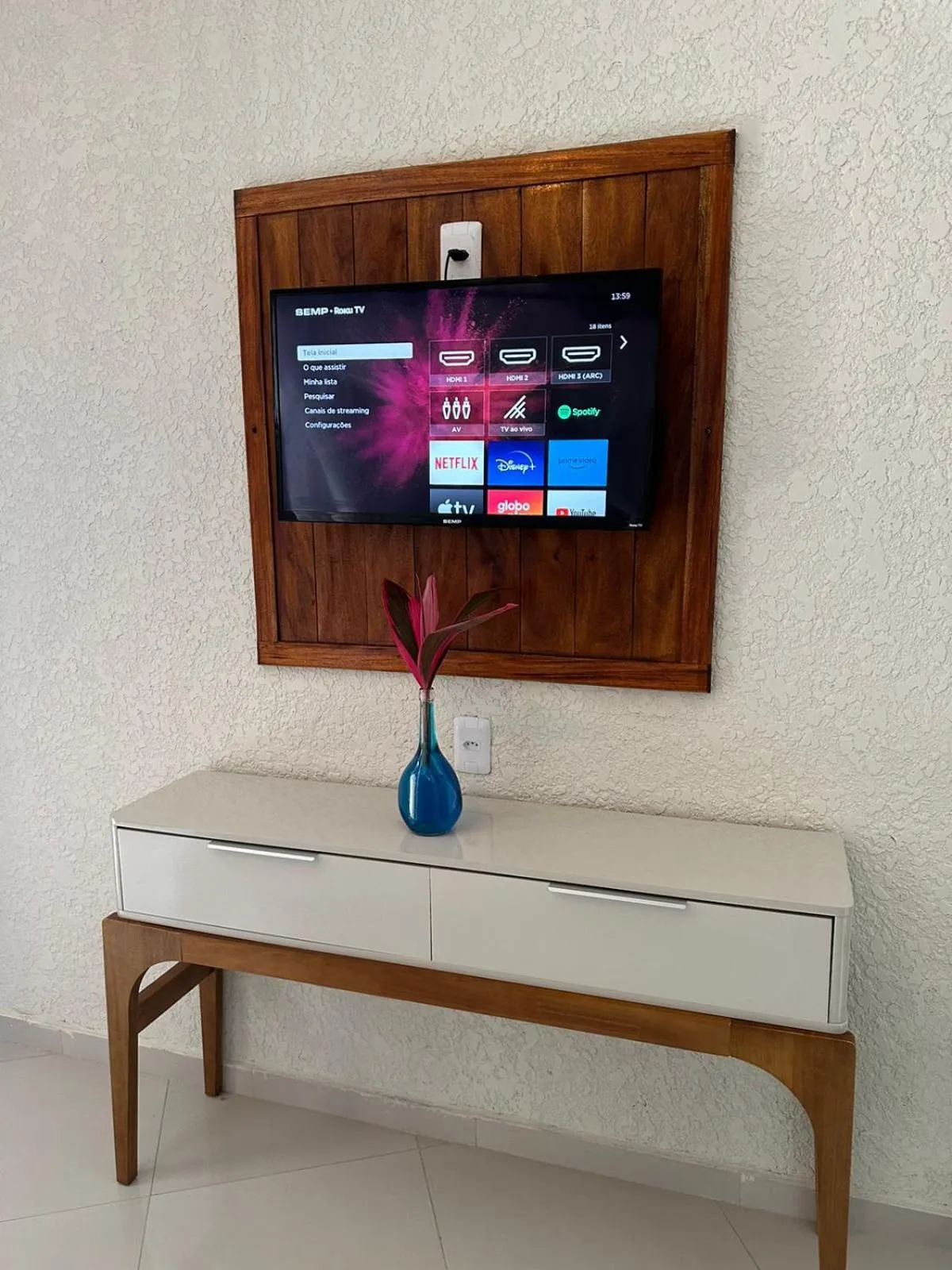 TV and multimedia in Pousada Preciosa do Arraial - com Natura e L'Occitane - recém inaugurada