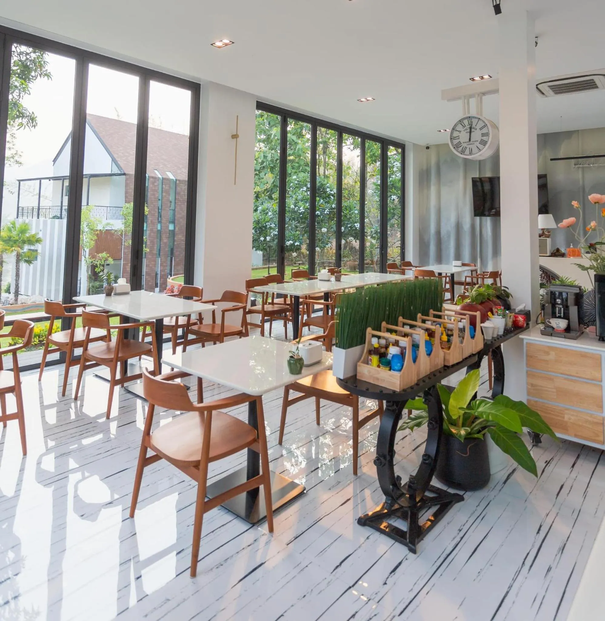 Restaurant/places to eat in VeeVaree Riverkwai Resort