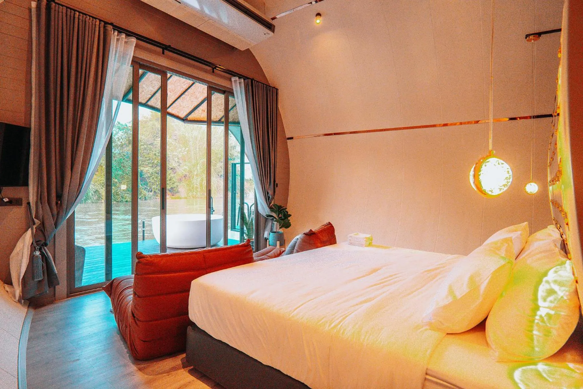 Bed in VeeVaree Riverkwai Resort