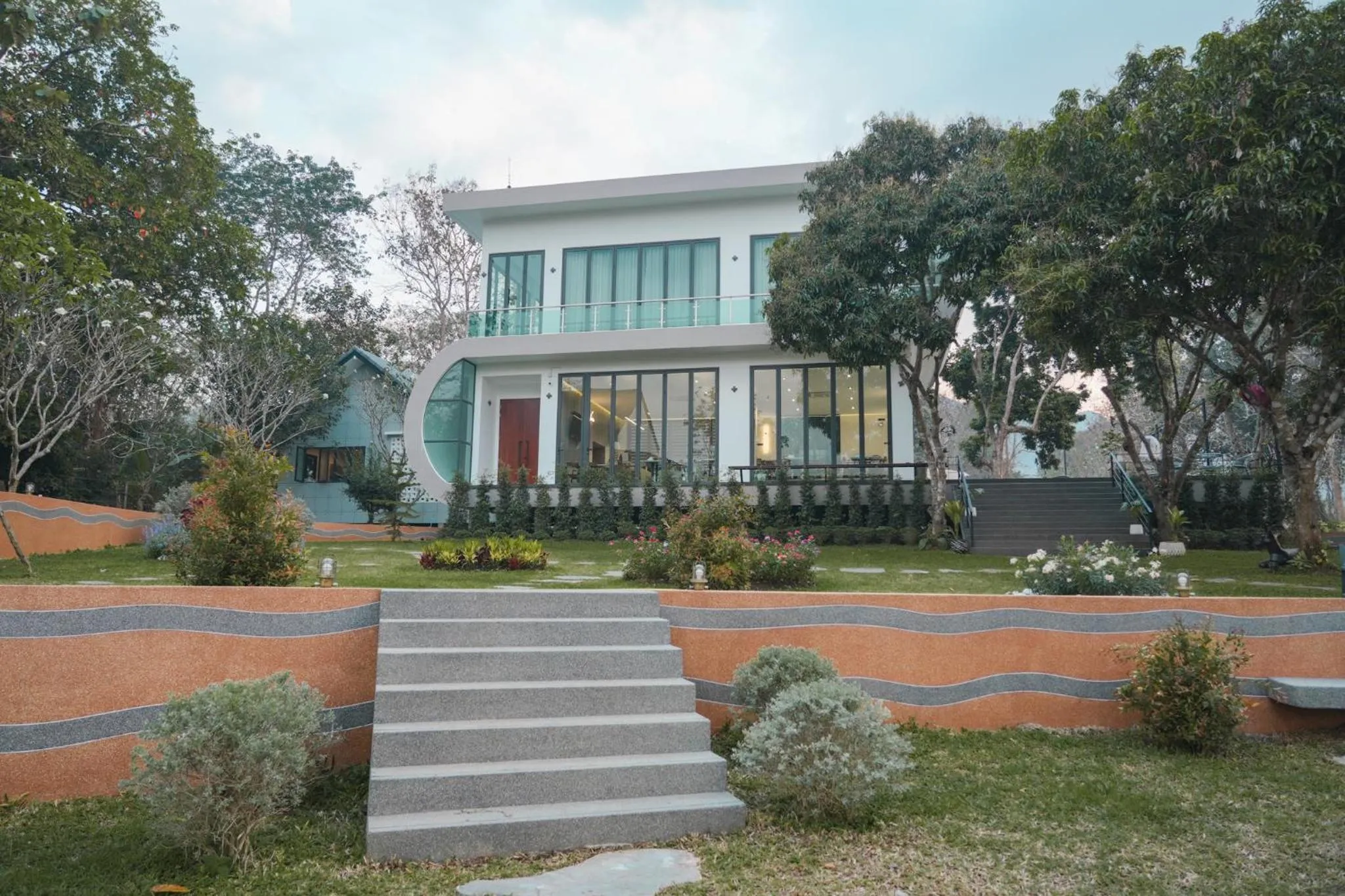 VeeVaree Riverkwai Resort