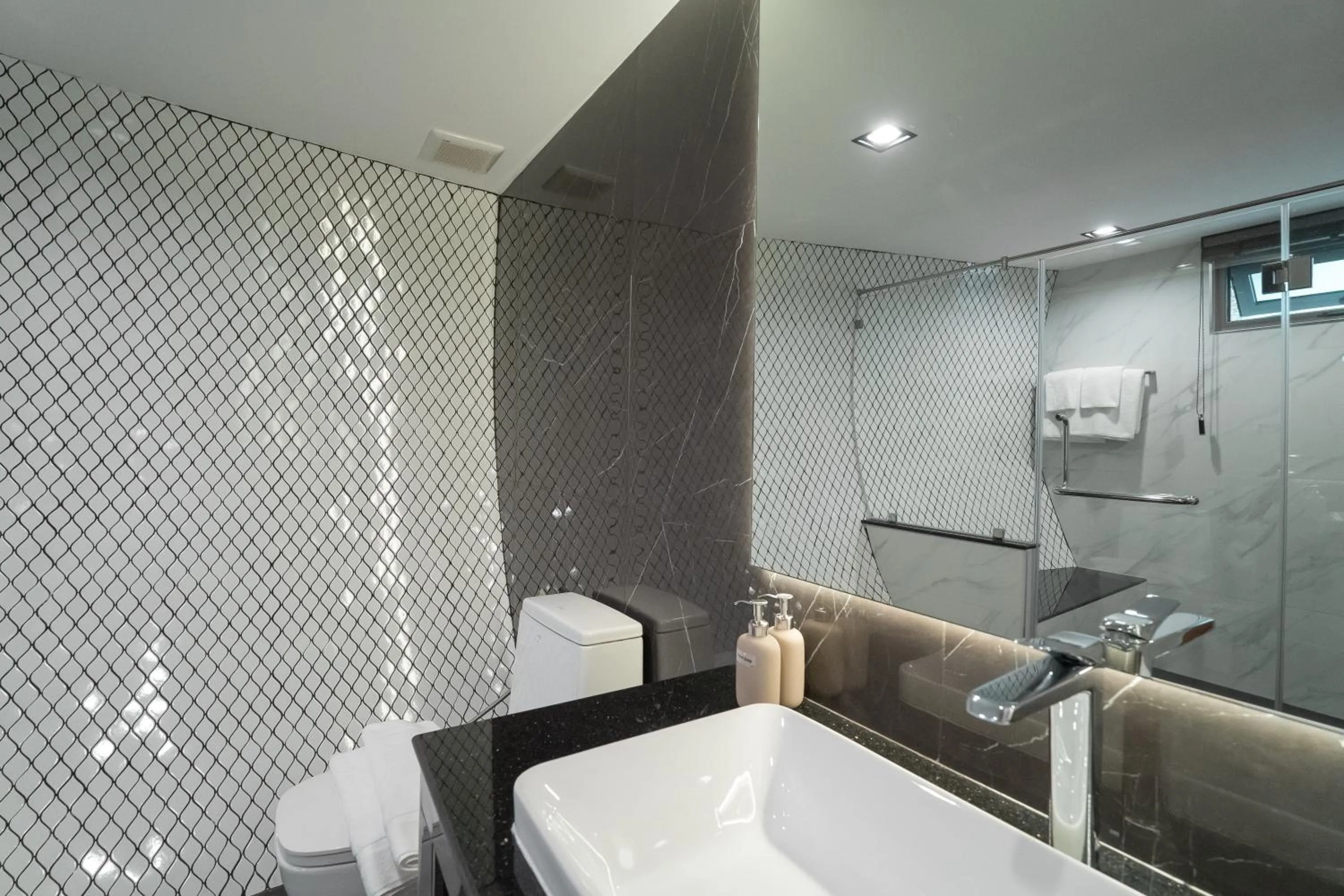 VeeVaree Riverkwai Resort