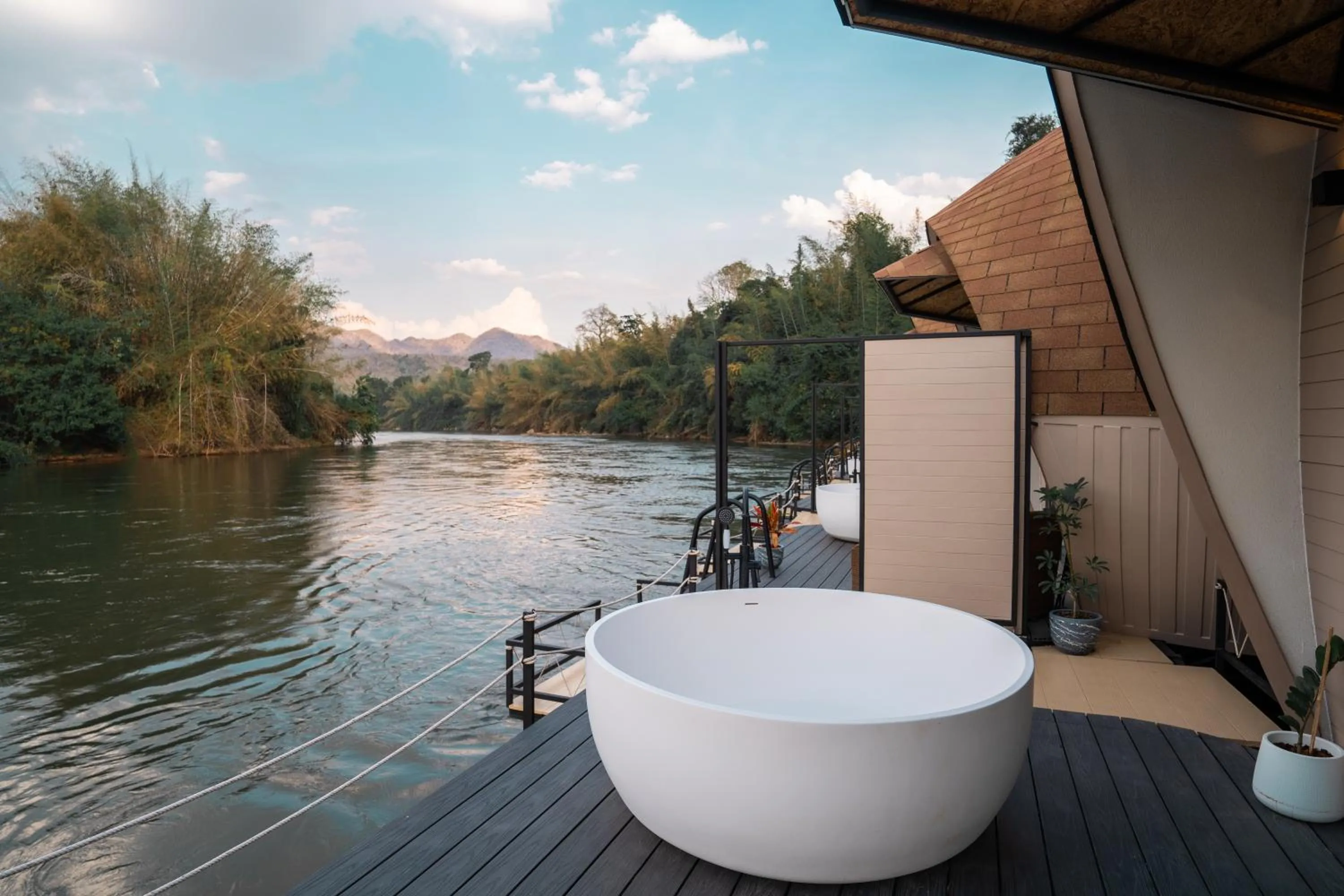 VeeVaree Riverkwai Resort