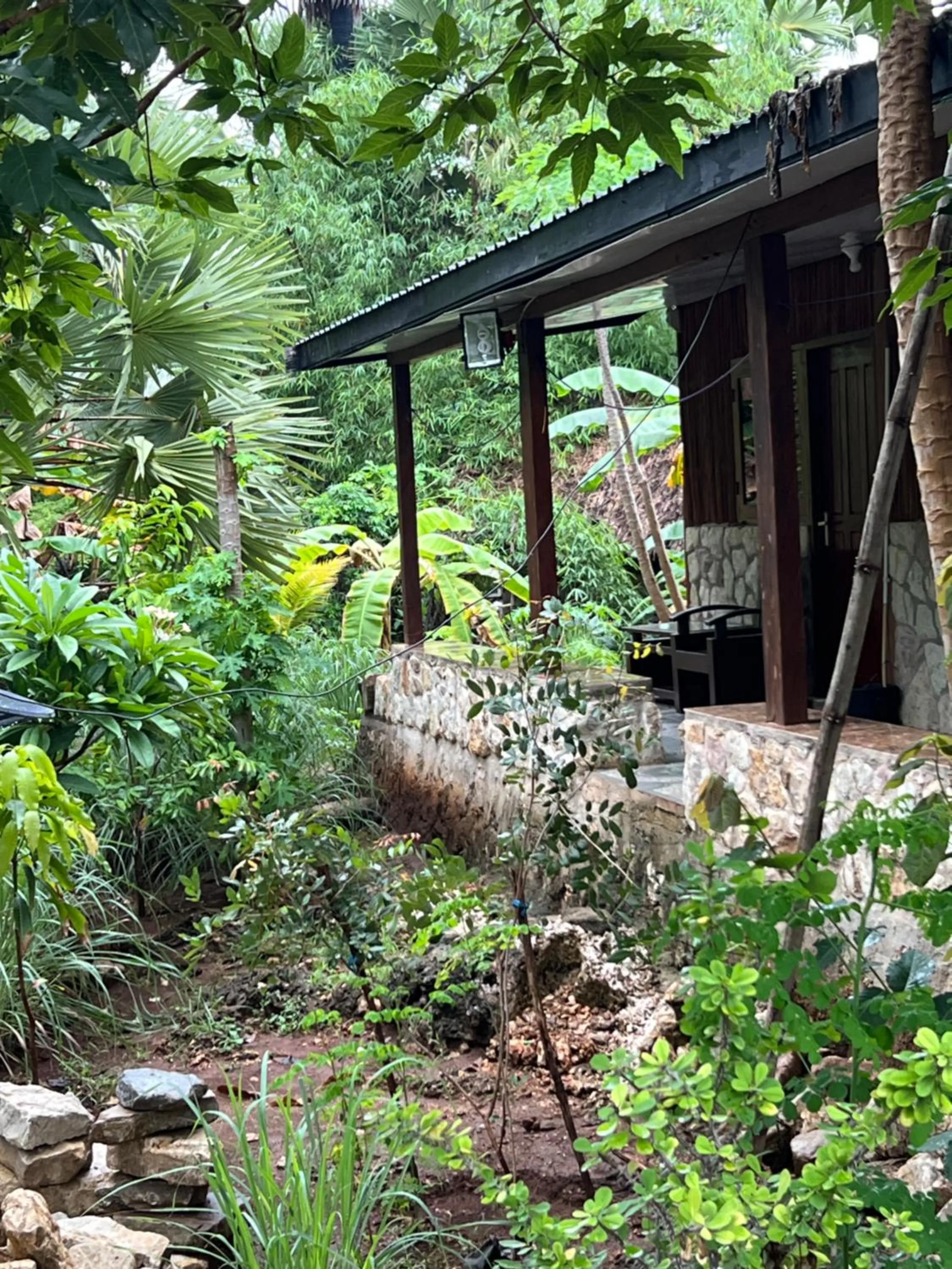 Rote Surf Resort - Lualemba Bungalows