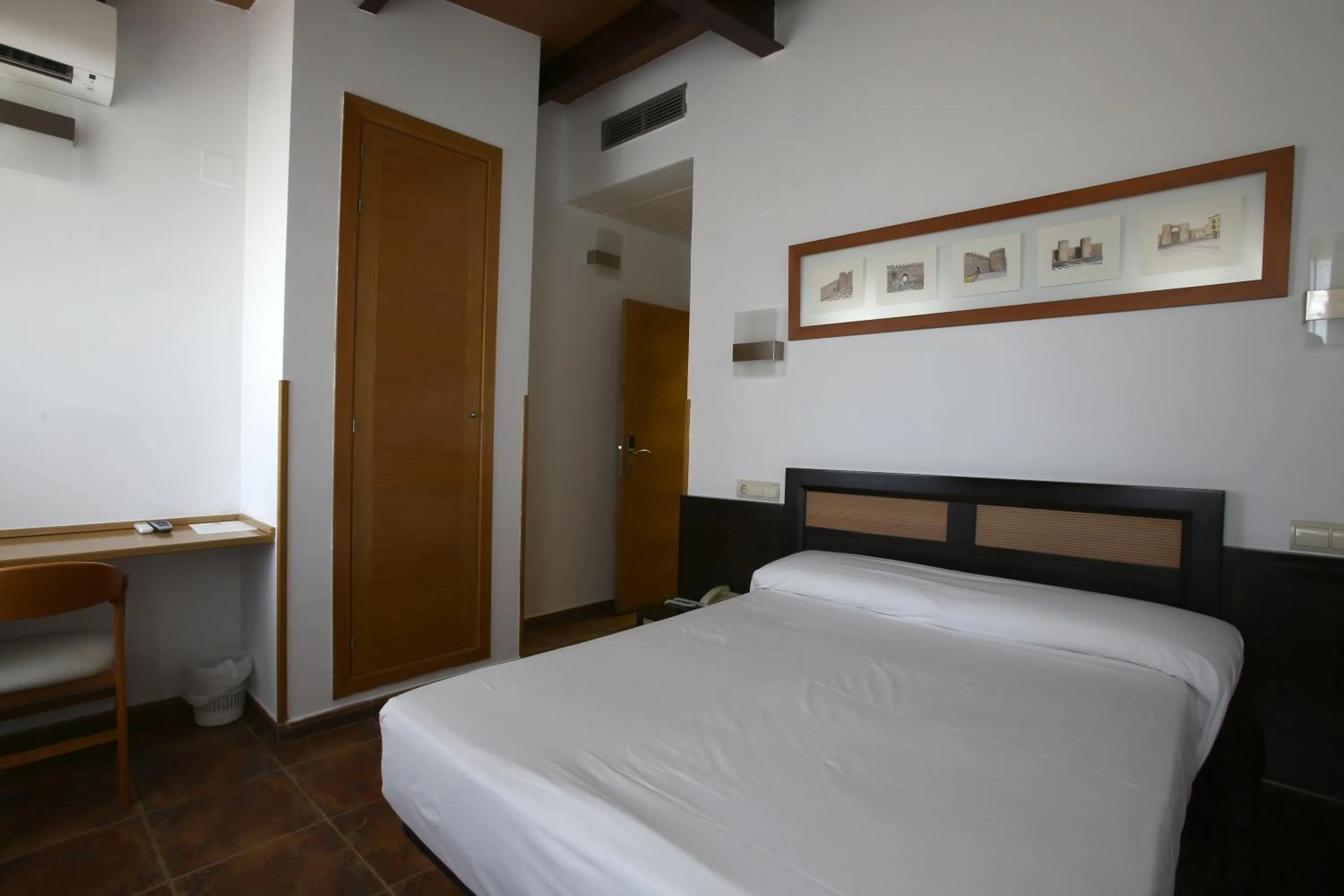 Bed in Hotel Las Murallas
