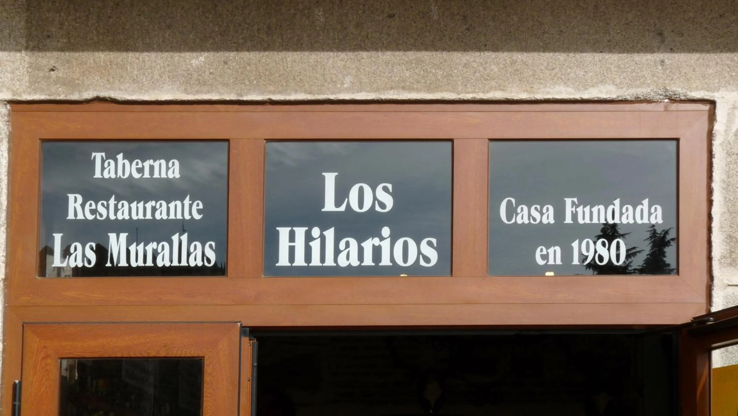 Restaurant/places to eat in Hotel Las Murallas