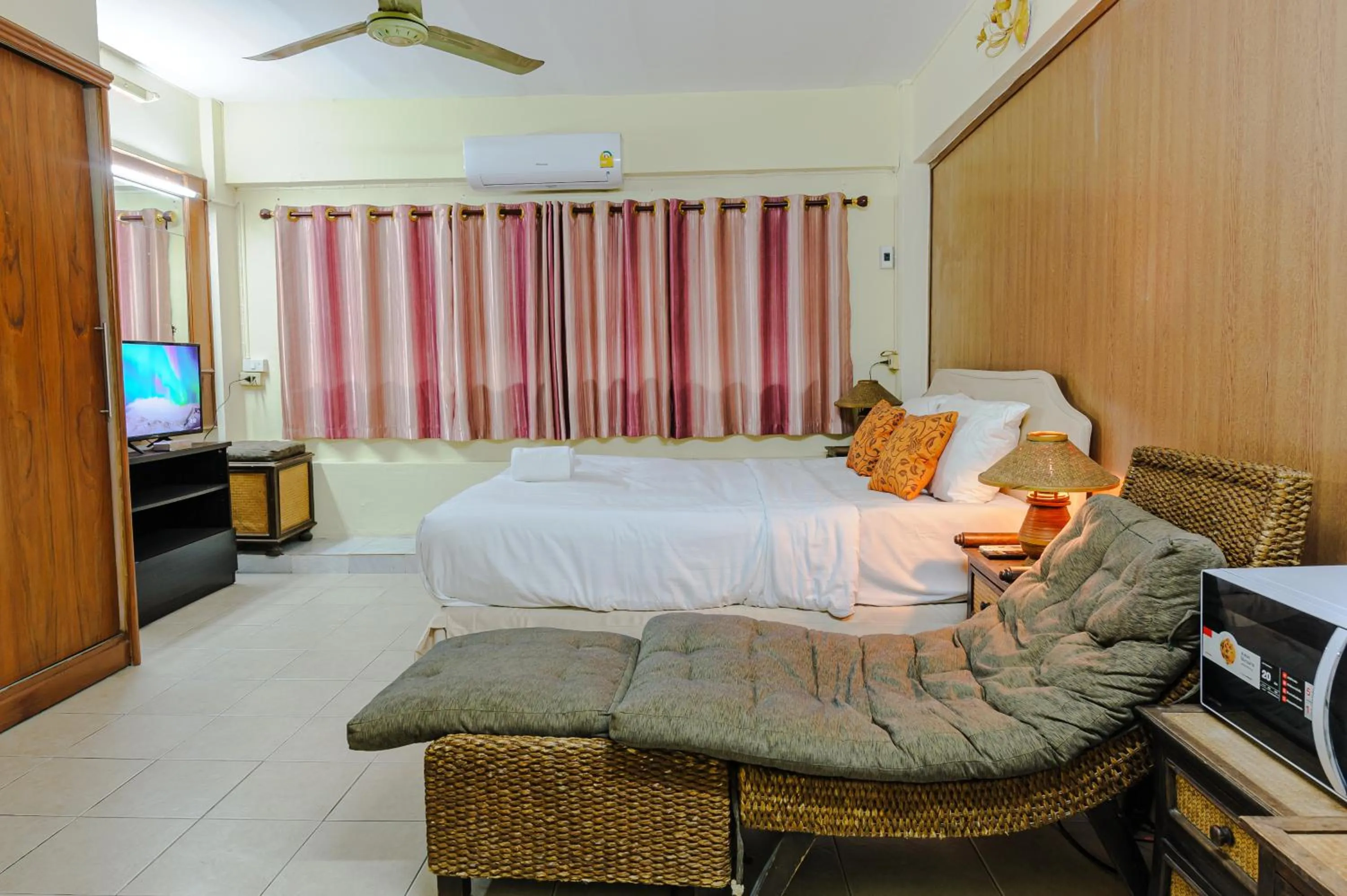 Bed in High5 Guesthouse