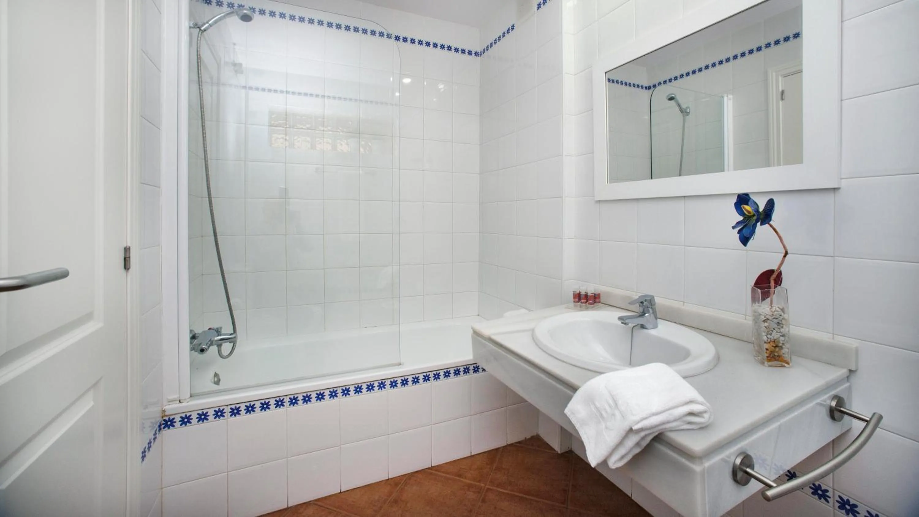 Bathroom in Leo Canela