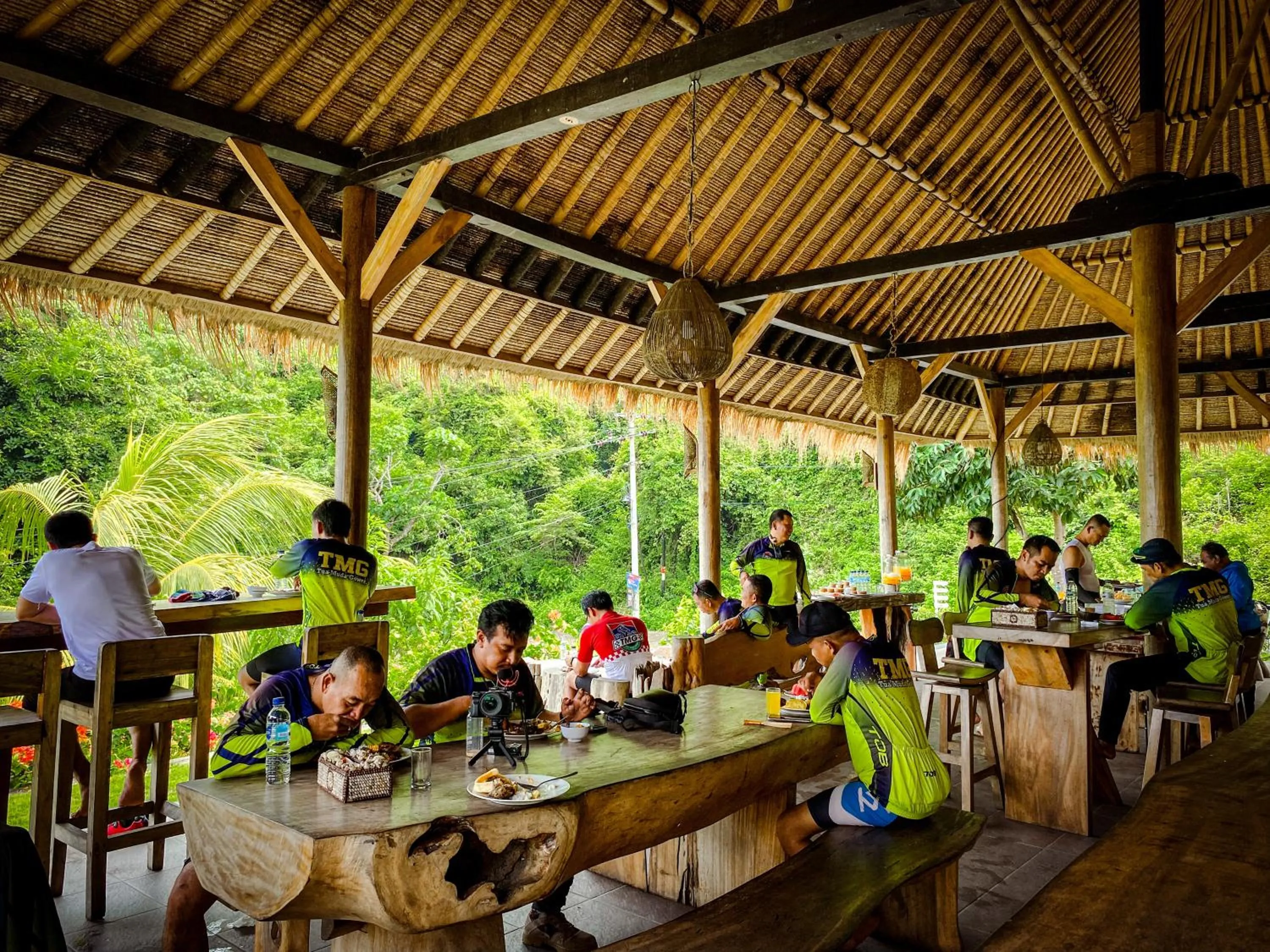 Ara Artati Lombok bungalows and Restaurant