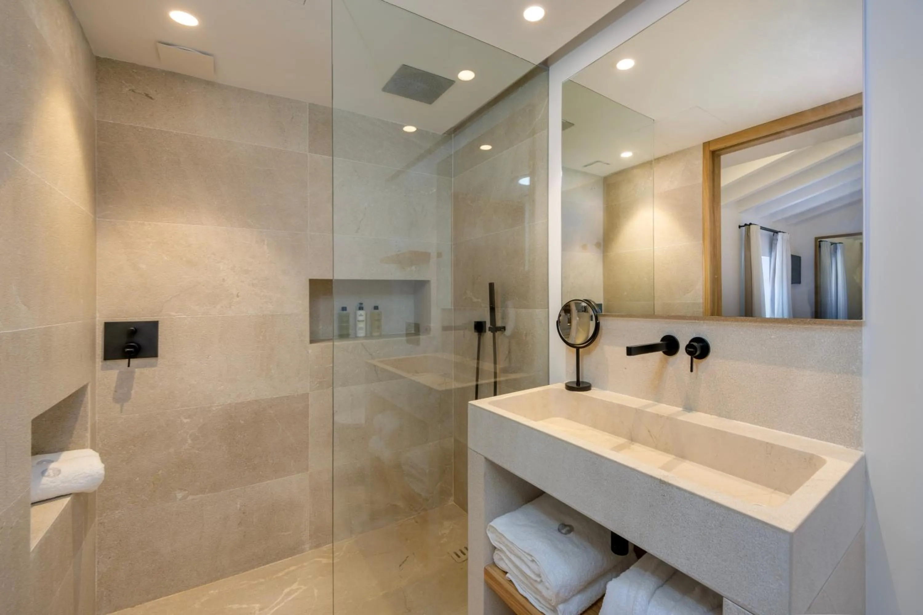 Shower in Fincahotel Treurer - Olive Grove & Grand House - Adults Only