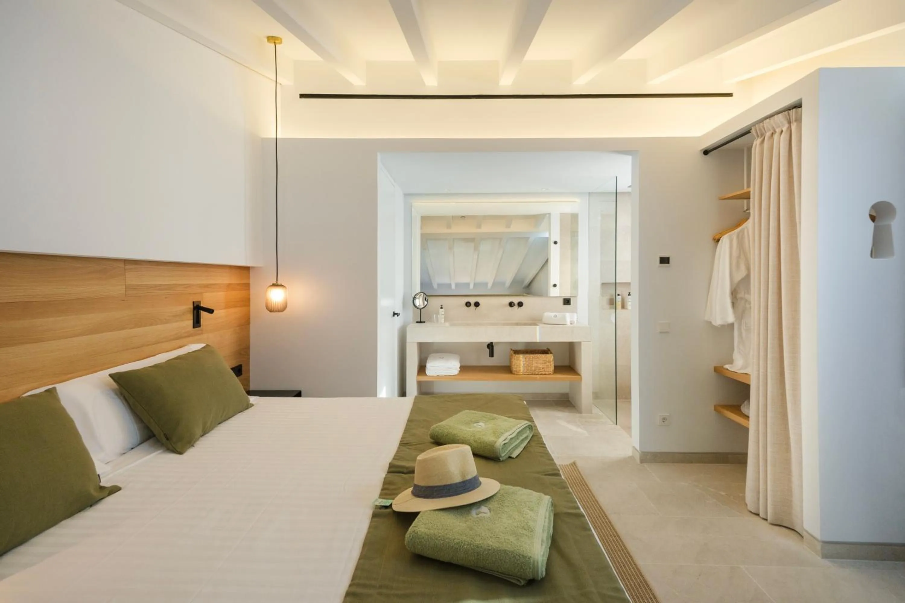 Bed in Fincahotel Treurer - Olive Grove & Grand House - Adults Only