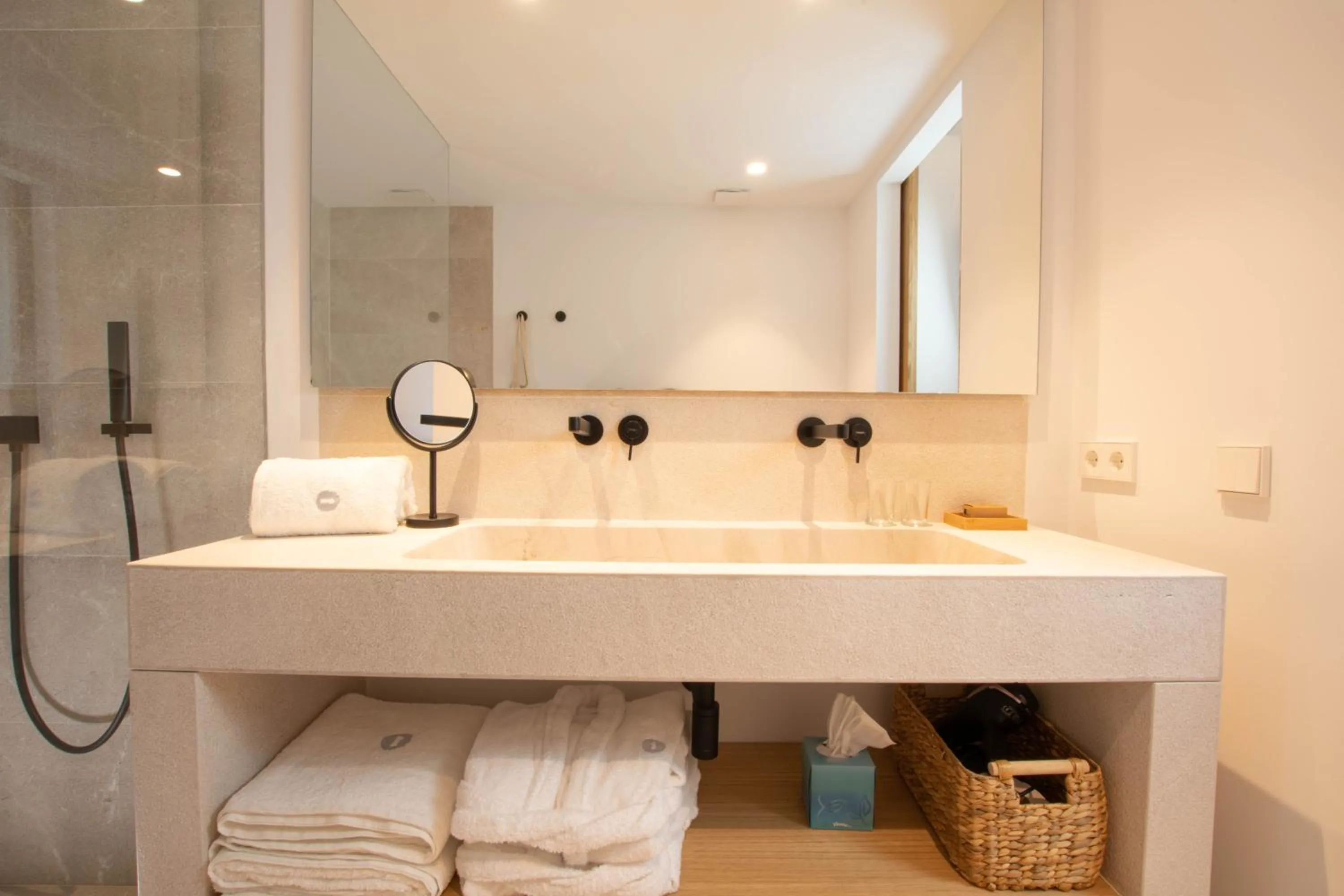 Bathroom in Fincahotel Treurer - Olive Grove & Grand House - Adults Only