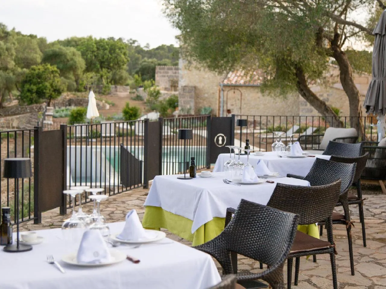 Restaurant/places to eat in Fincahotel Treurer - Olive Grove & Grand House - Adults Only