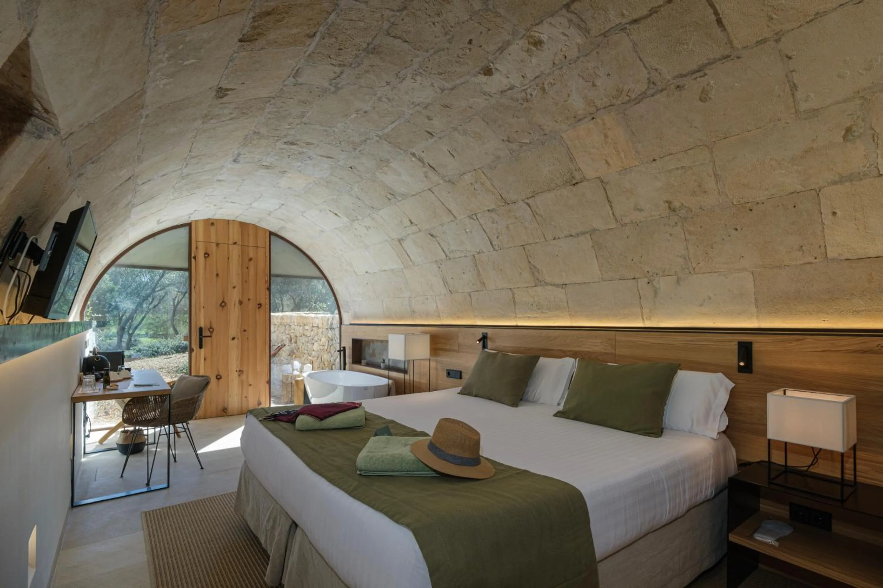 Photo of the whole room, Bed in Fincahotel Treurer - Olive Grove & Grand House - Adults Only