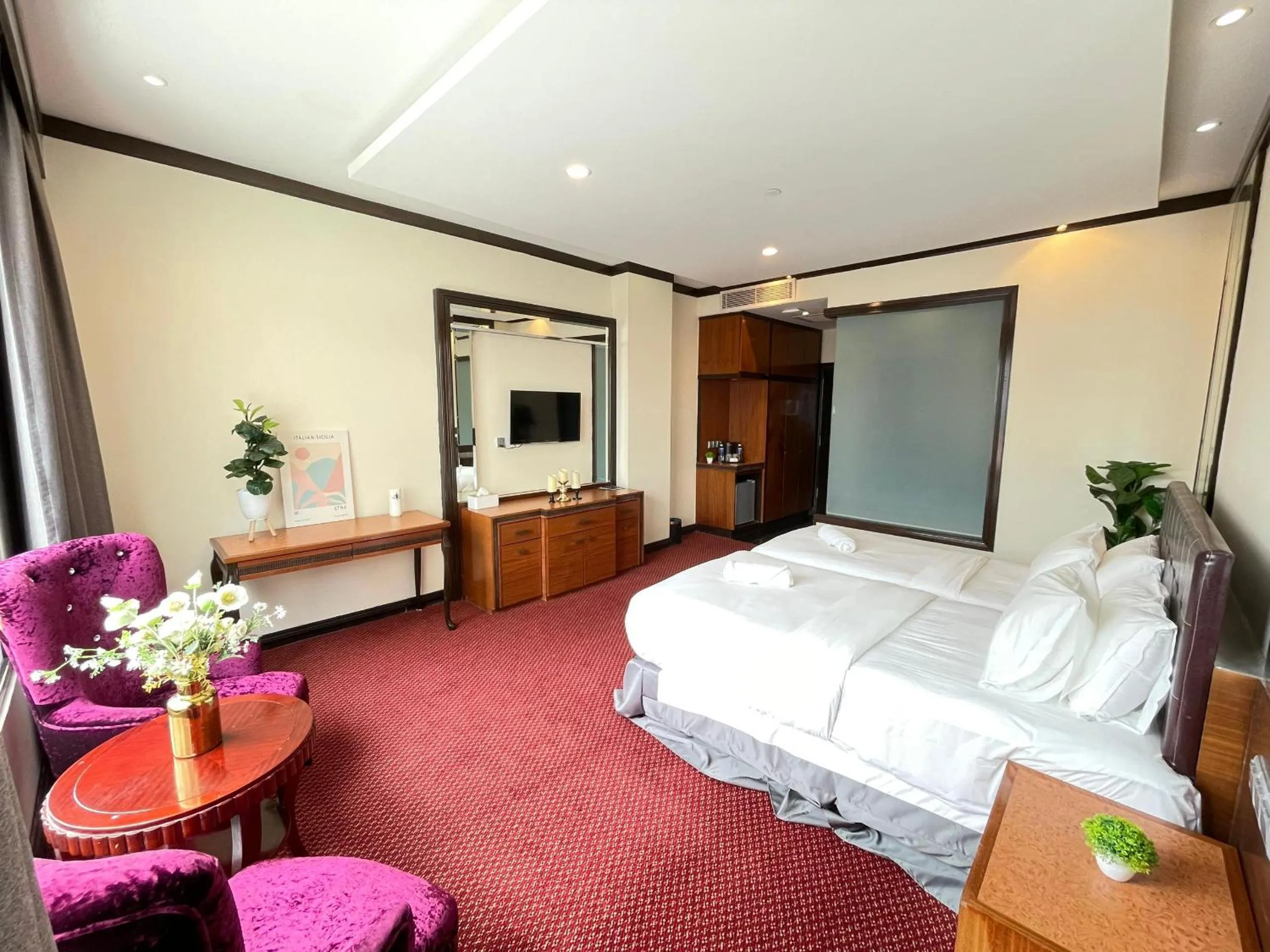 Seating area, Bed in Kingston Hotel - Jalan Tuanku Abdul Rahman