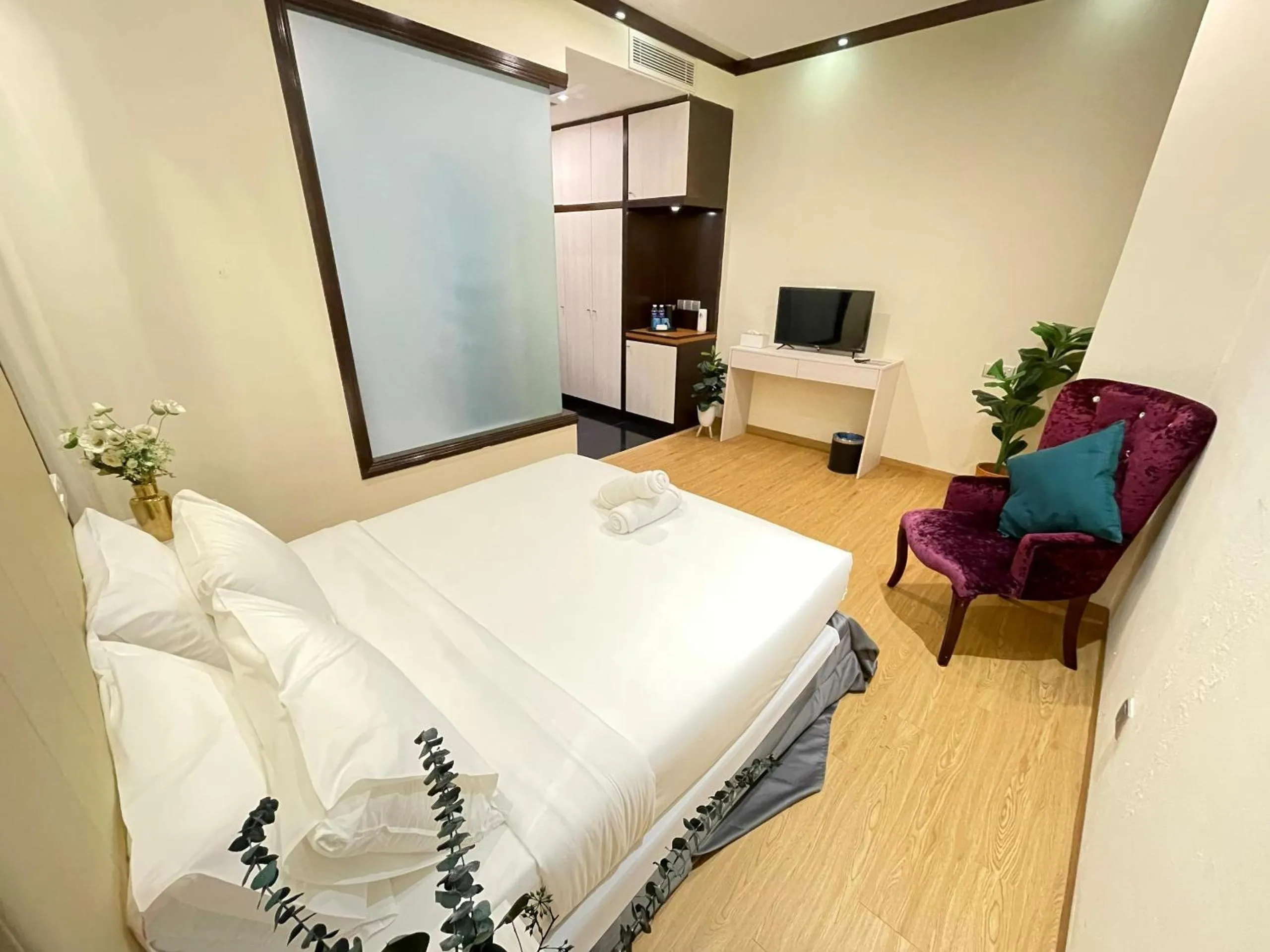 Photo of the whole room, Bed in Kingston Hotel - Jalan Tuanku Abdul Rahman