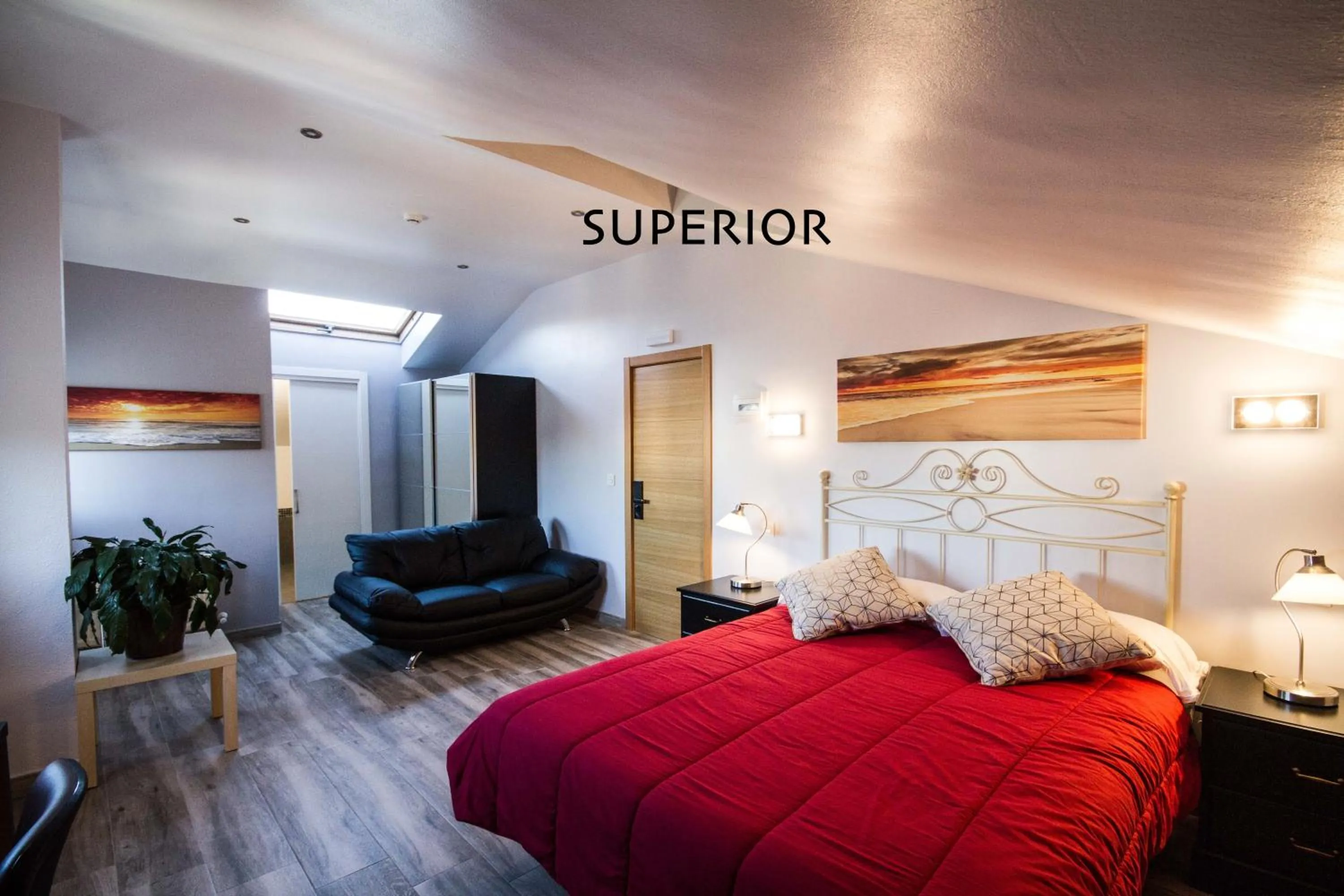 Photo of the whole room in Hotel Ria de Bilbao