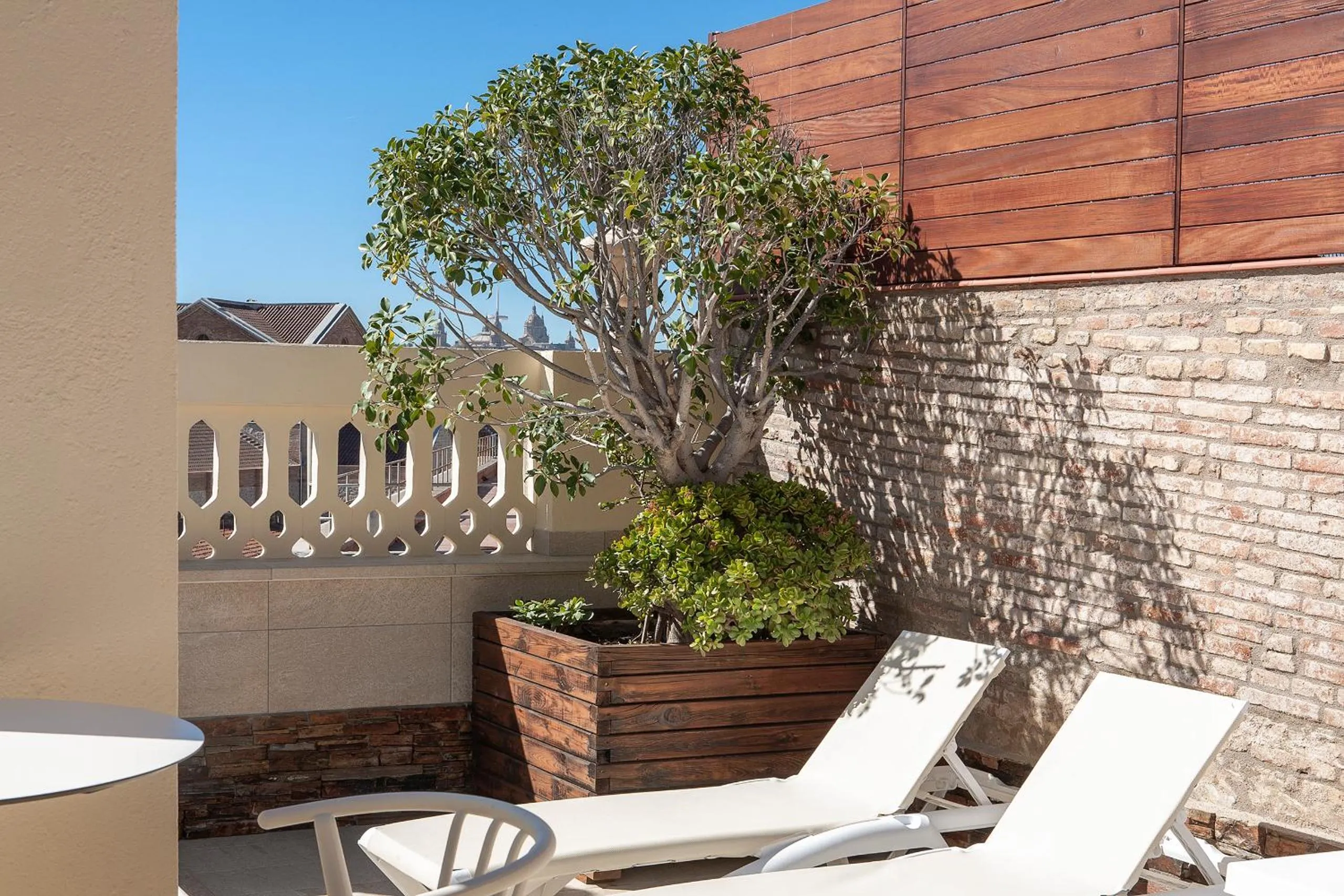 Property building in Ciutat Vella