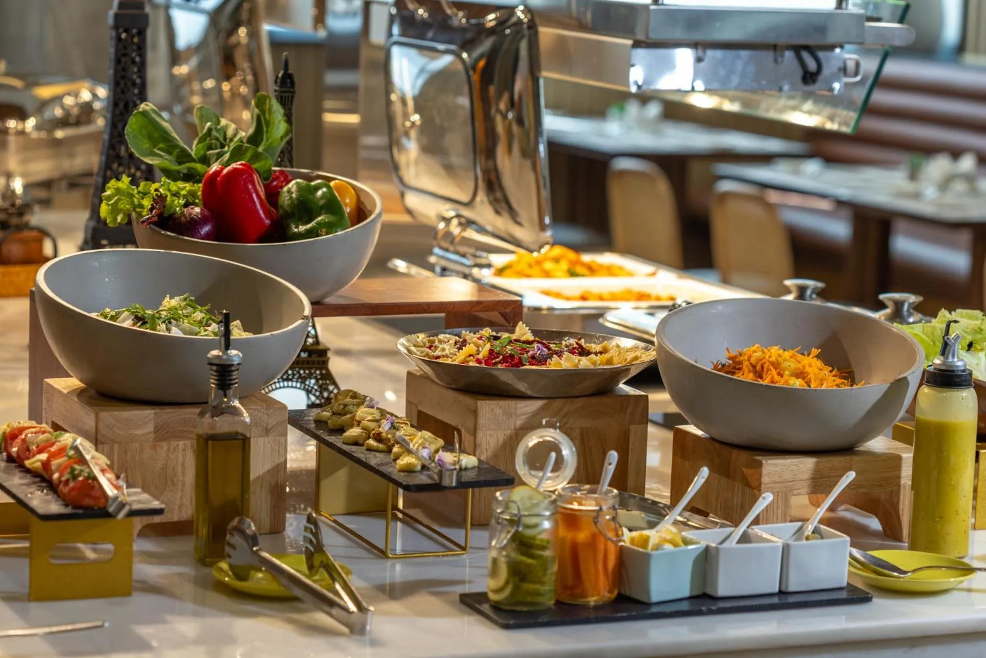 Restaurant/places to eat in Pan Pacific Serviced Suites Nairobi