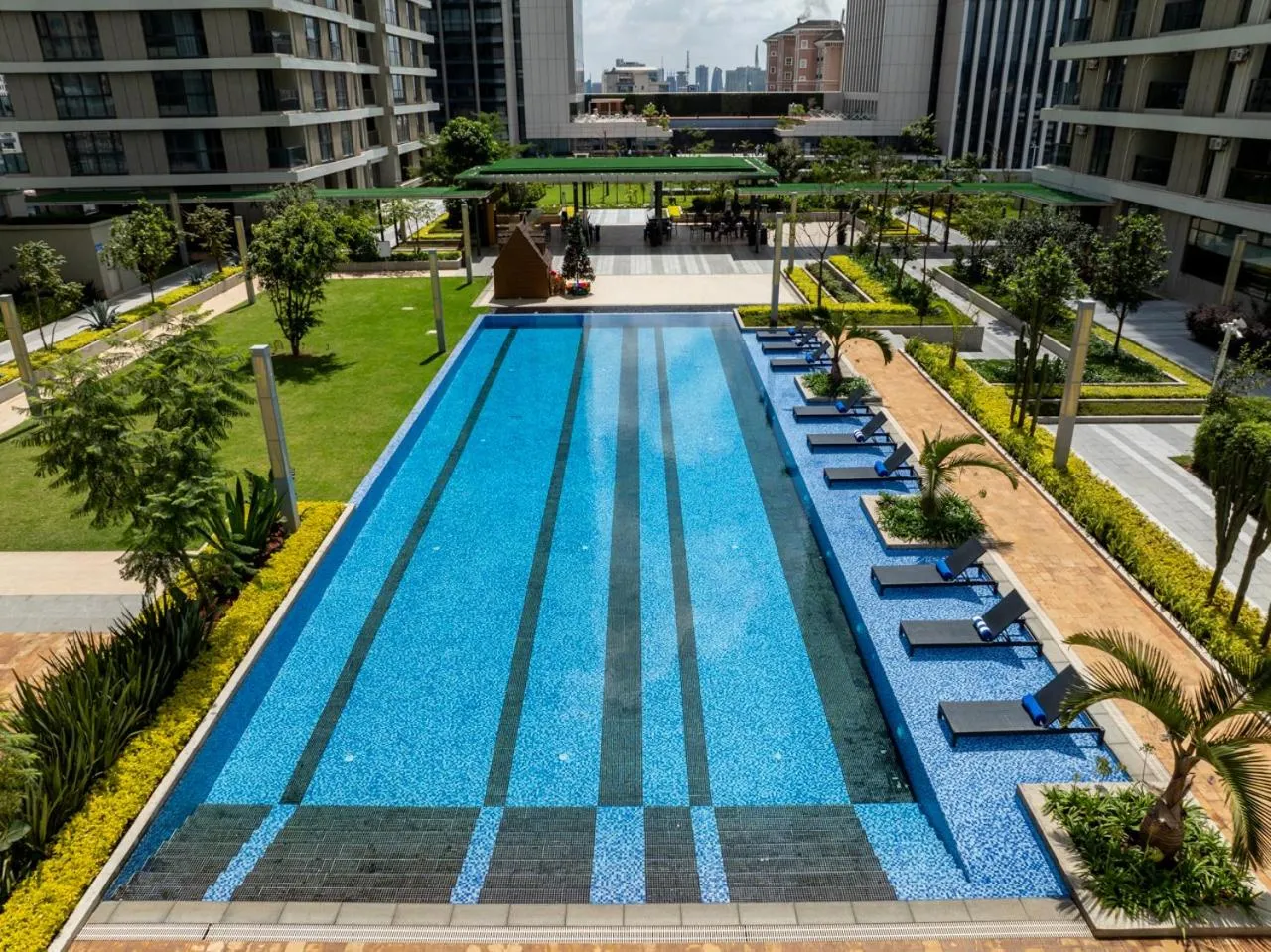 Swimming pool in Pan Pacific Serviced Suites Nairobi