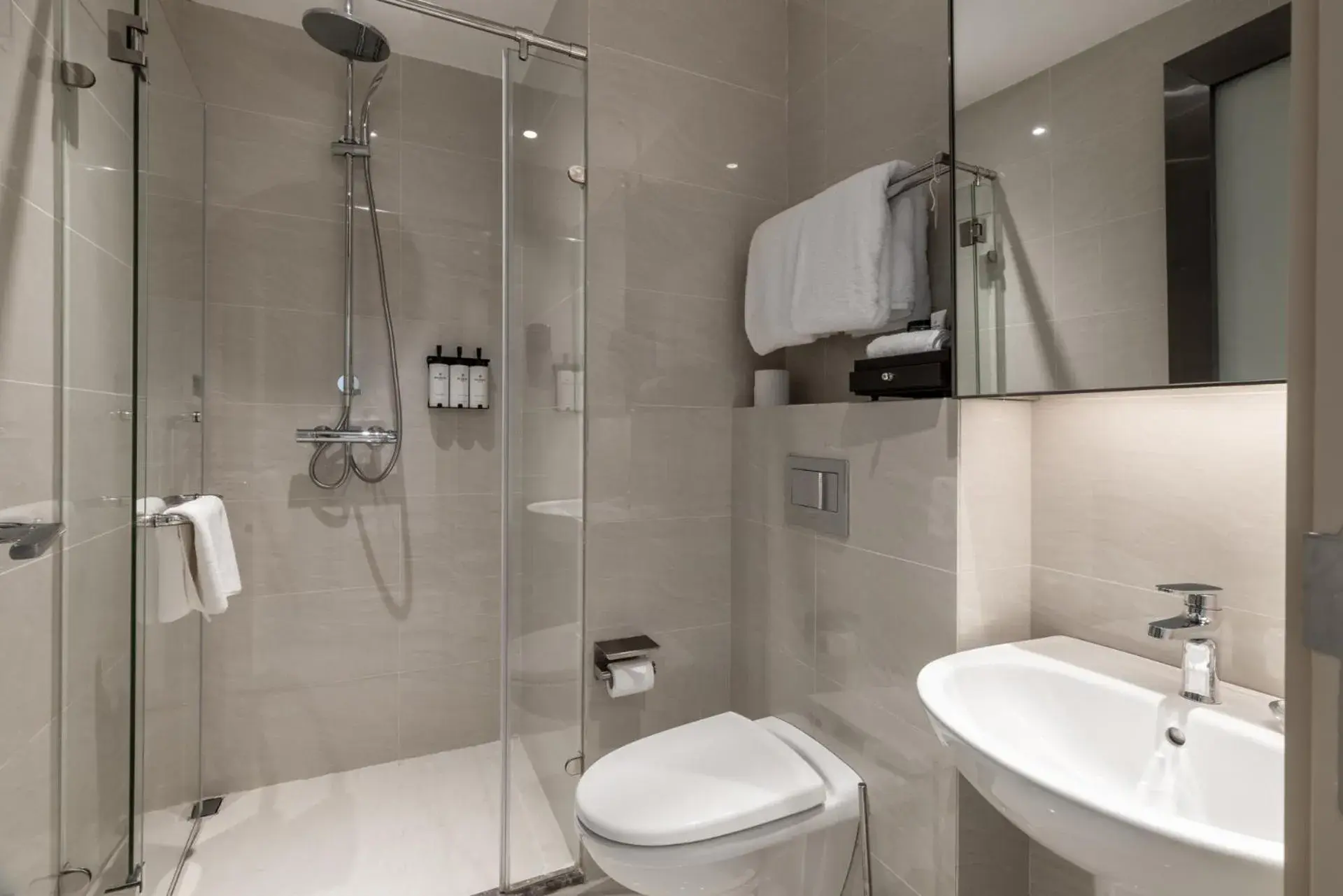 One Bedroom Suite King in Pan Pacific Serviced Suites Nairobi One Bedroom Suite King in Pan Pacific Serviced Suites Nairobi