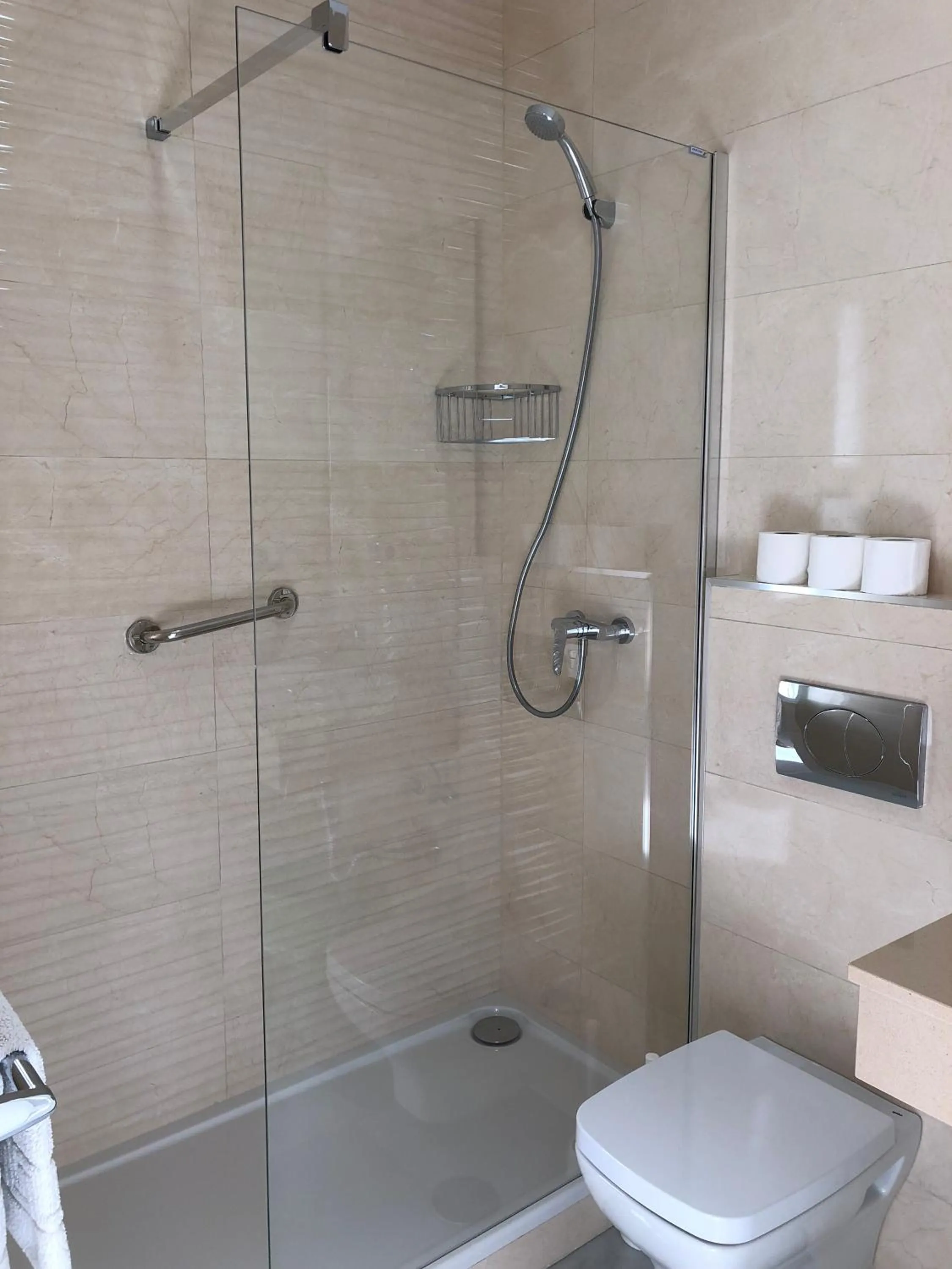 Bathroom in Apartamentos Las Rosas de Capistrano