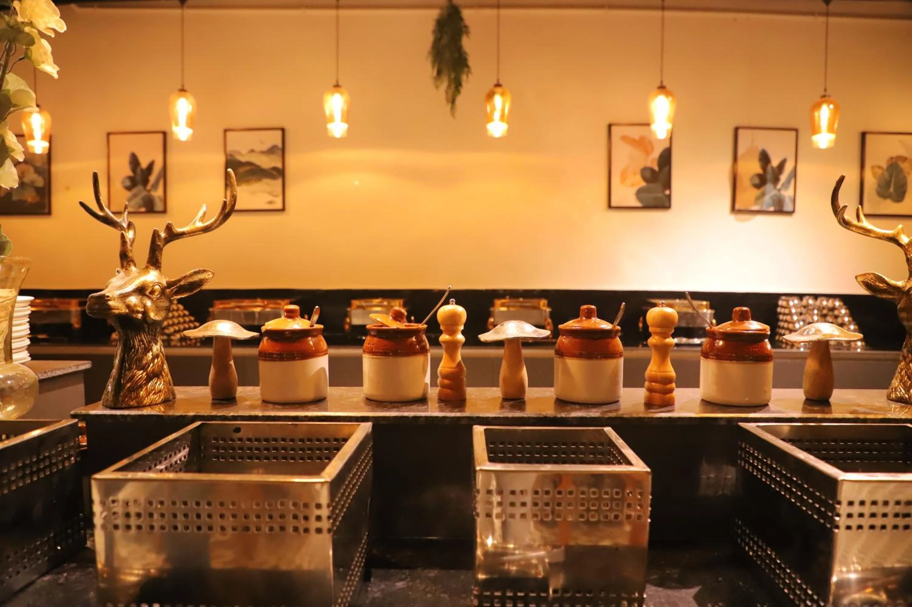 Restaurant/places to eat in ANANTUM GATEWAY RESORTS