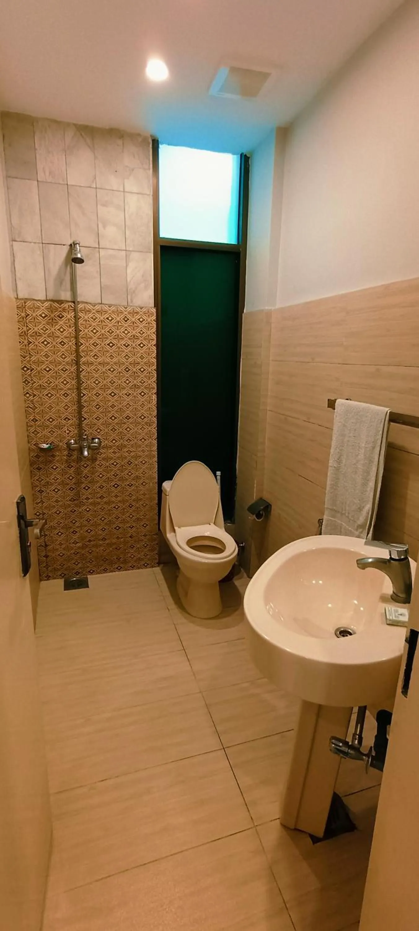 Shower in Park View Hotel Gulberg