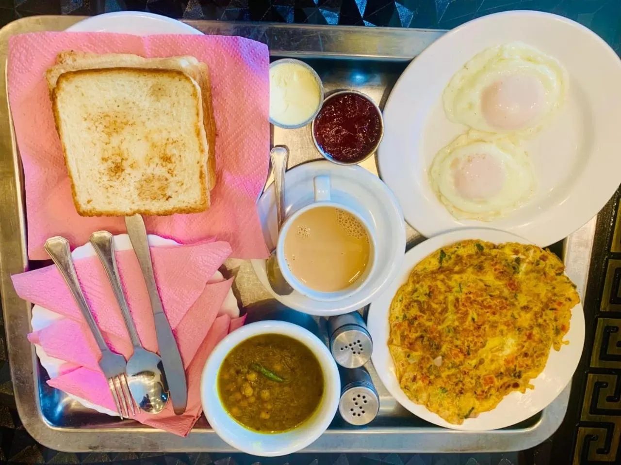 Breakfast in Park View Hotel Gulberg