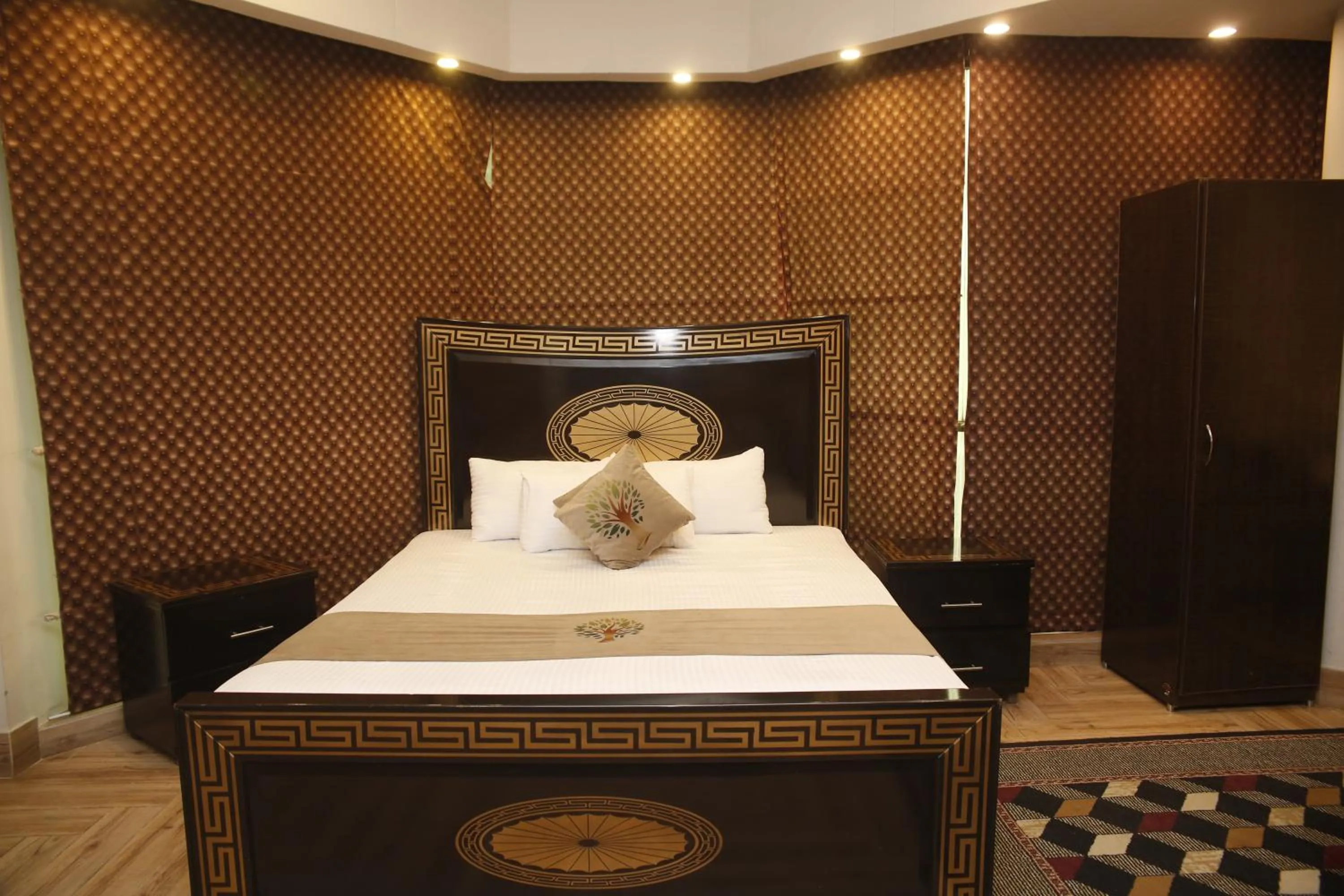 Bedroom, Bed in Park View Hotel Gulberg