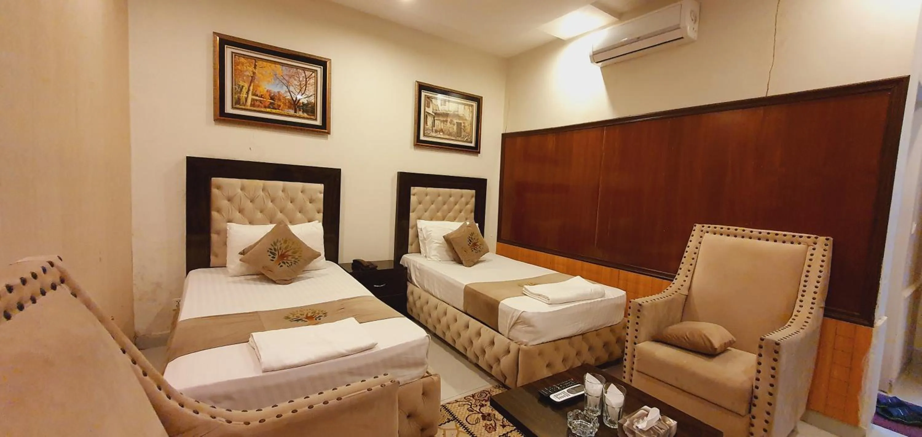 Bed in Park View Hotel Gulberg