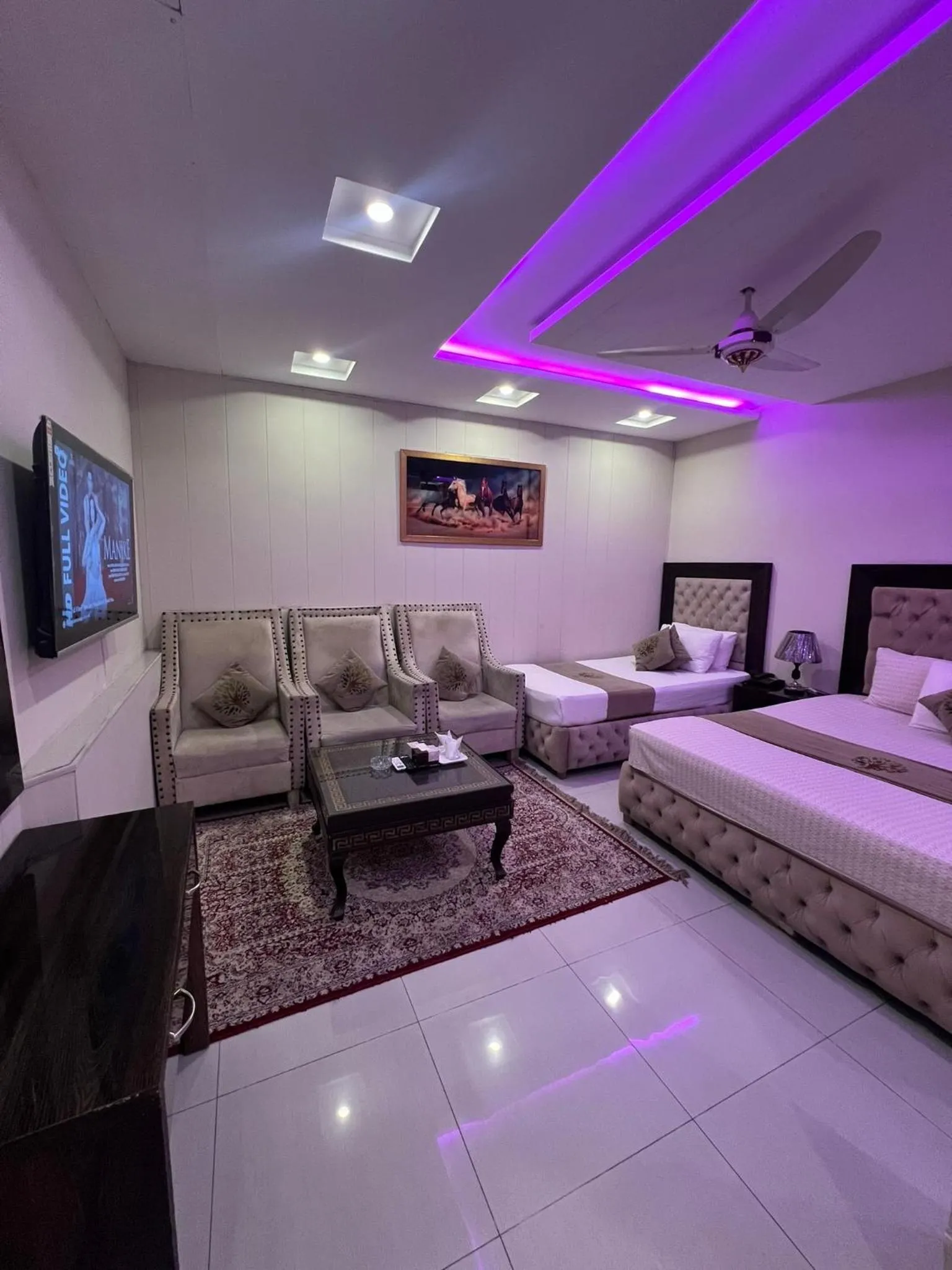 Photo of the whole room, Bed in Park View Hotel Gulberg