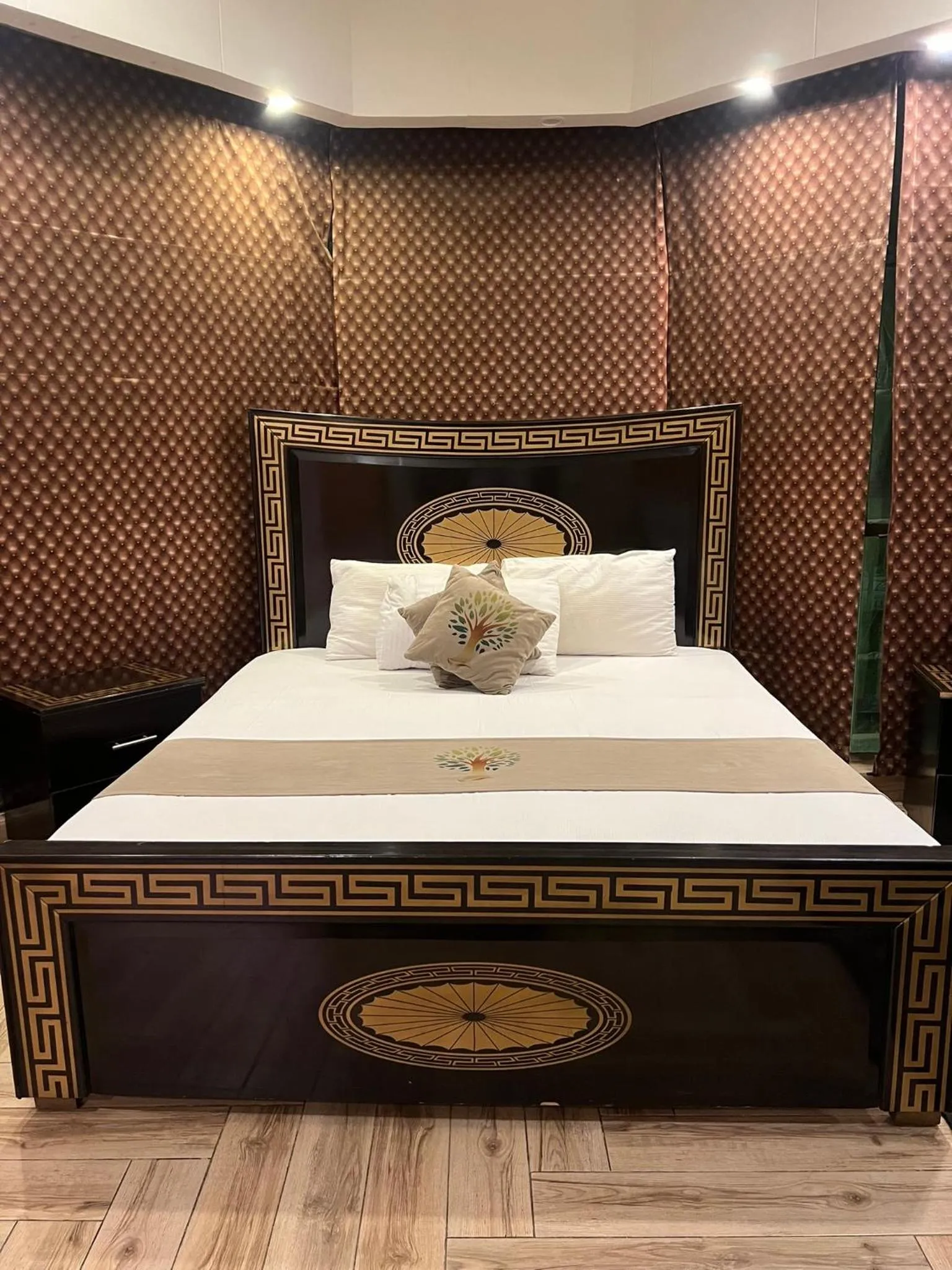 Bedroom, Bed in Park View Hotel Gulberg