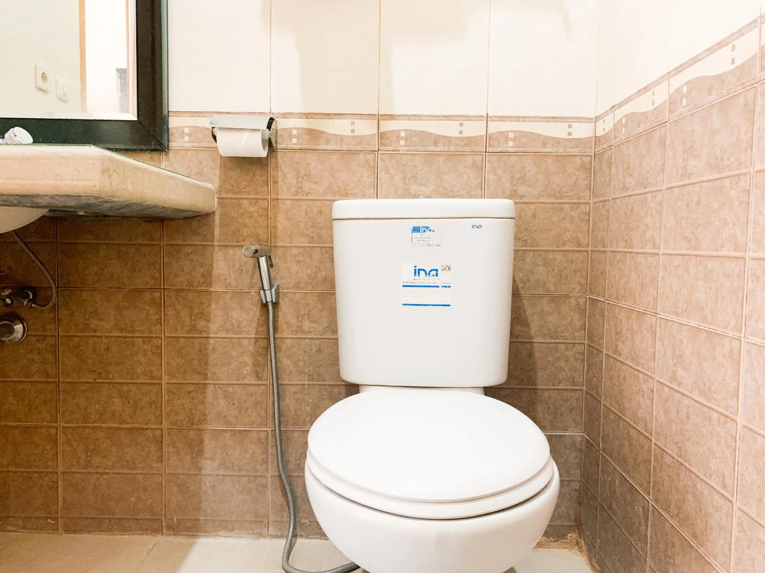 Toilet, Bathroom in Musafira Hotel Syariah Malioboro Yogyakarta Mitra RedDoorz