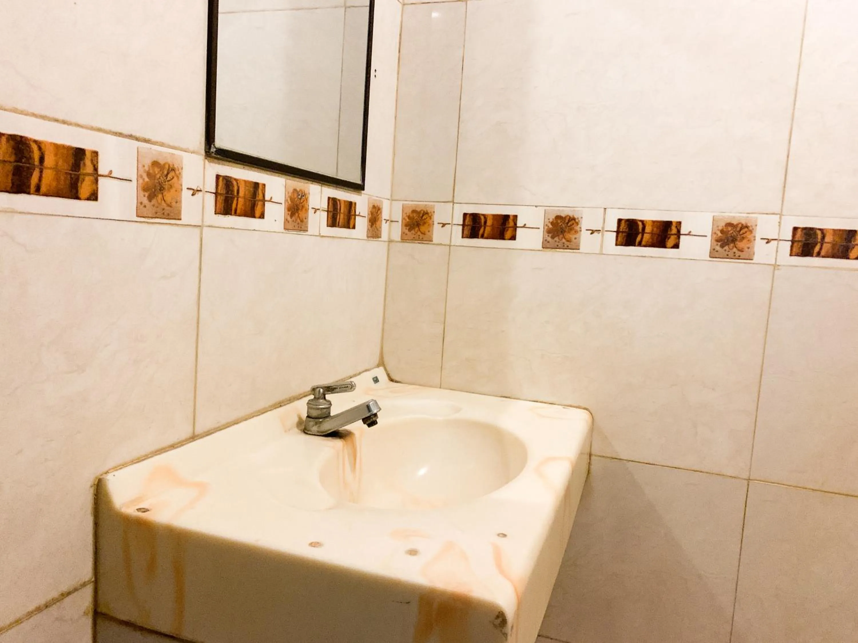 Bathroom in Musafira Hotel Syariah Malioboro Yogyakarta Mitra RedDoorz