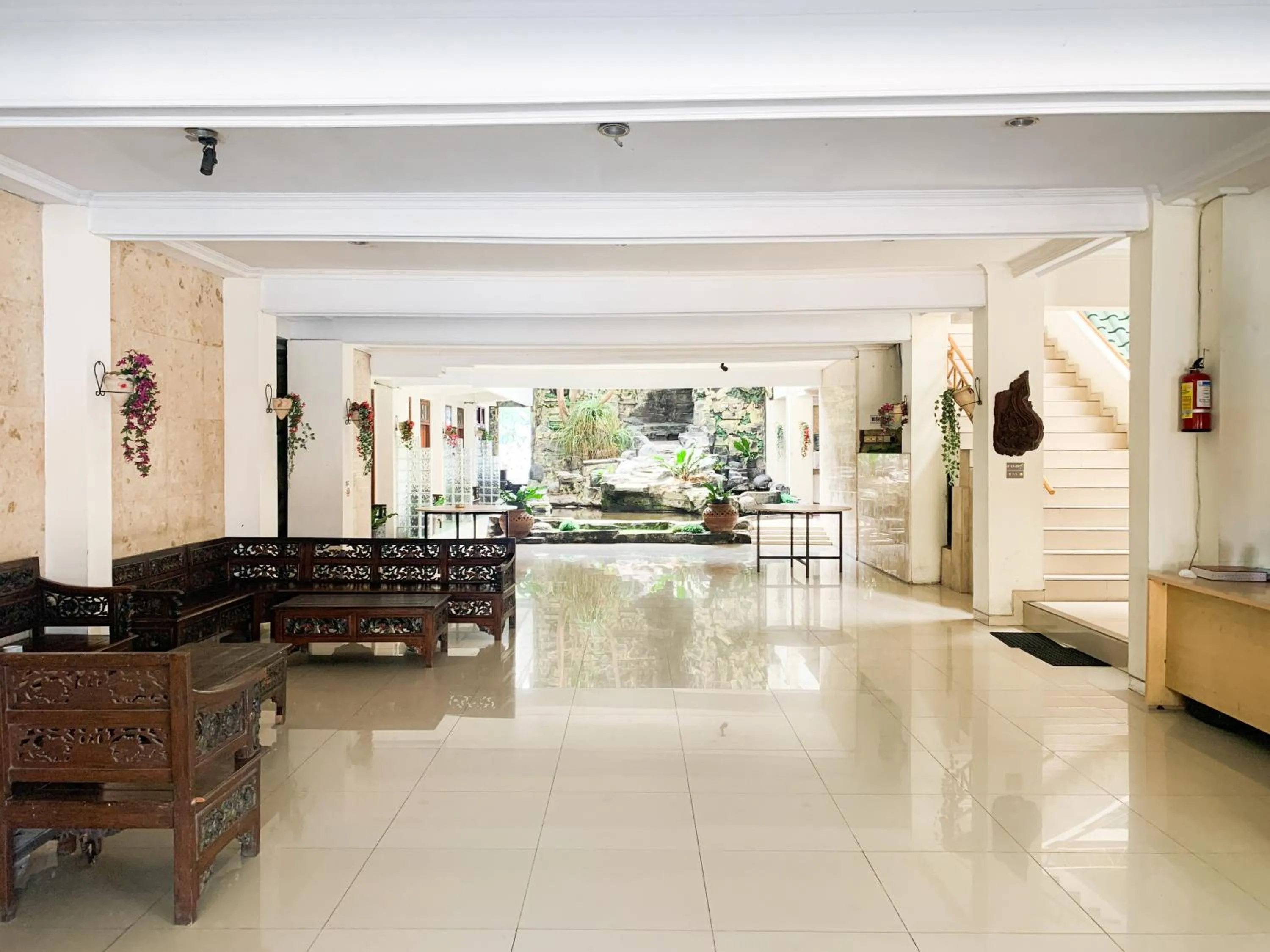 Lobby or reception, Lobby/Reception in Musafira Hotel Syariah Malioboro Yogyakarta Mitra RedDoorz
