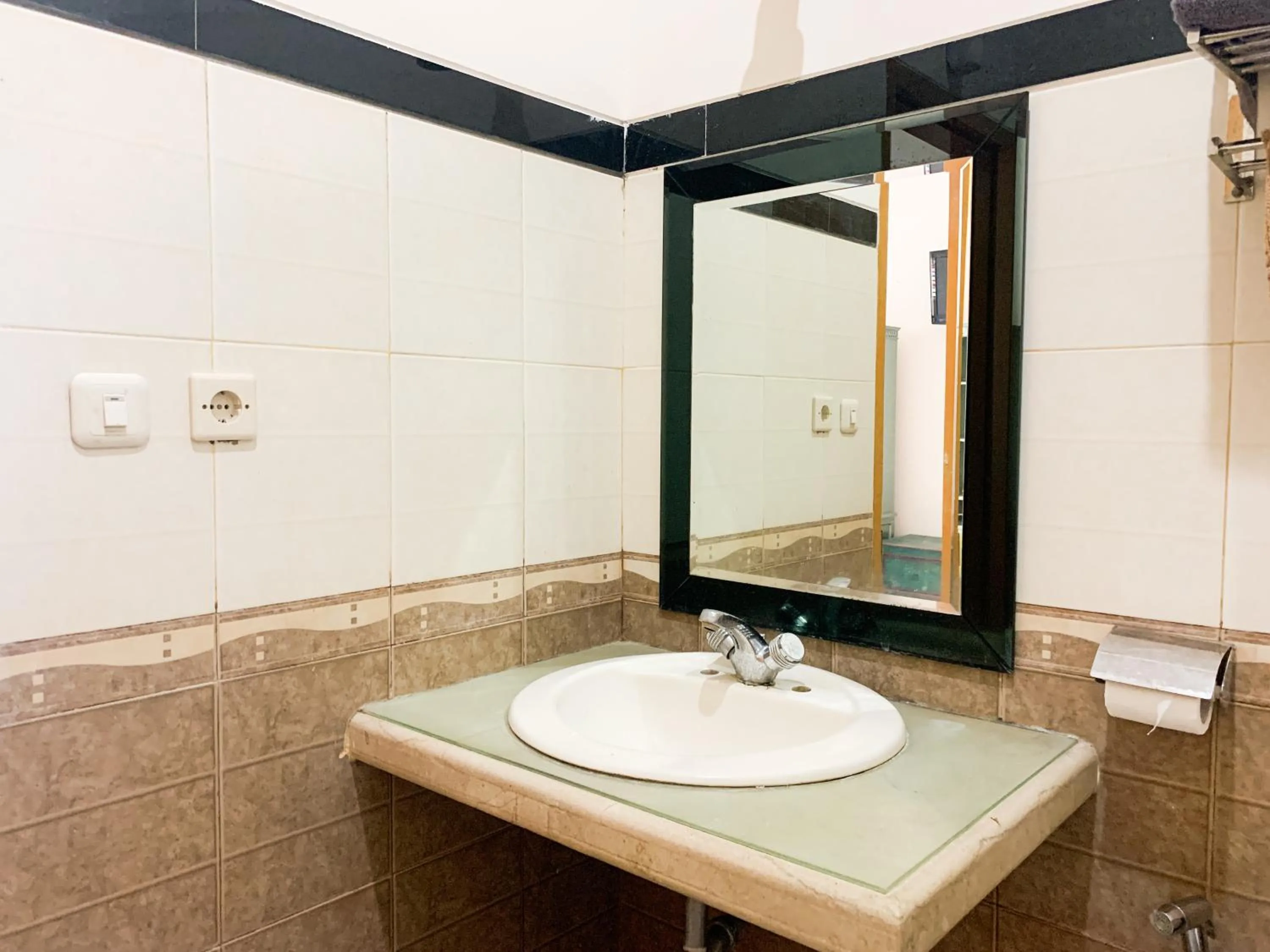 Bathroom in Musafira Hotel Syariah Malioboro Yogyakarta Mitra RedDoorz