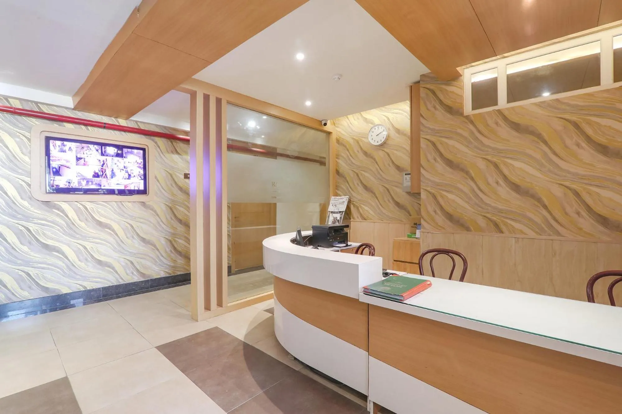 Lobby or reception in FabHotel Raghubar Kripa