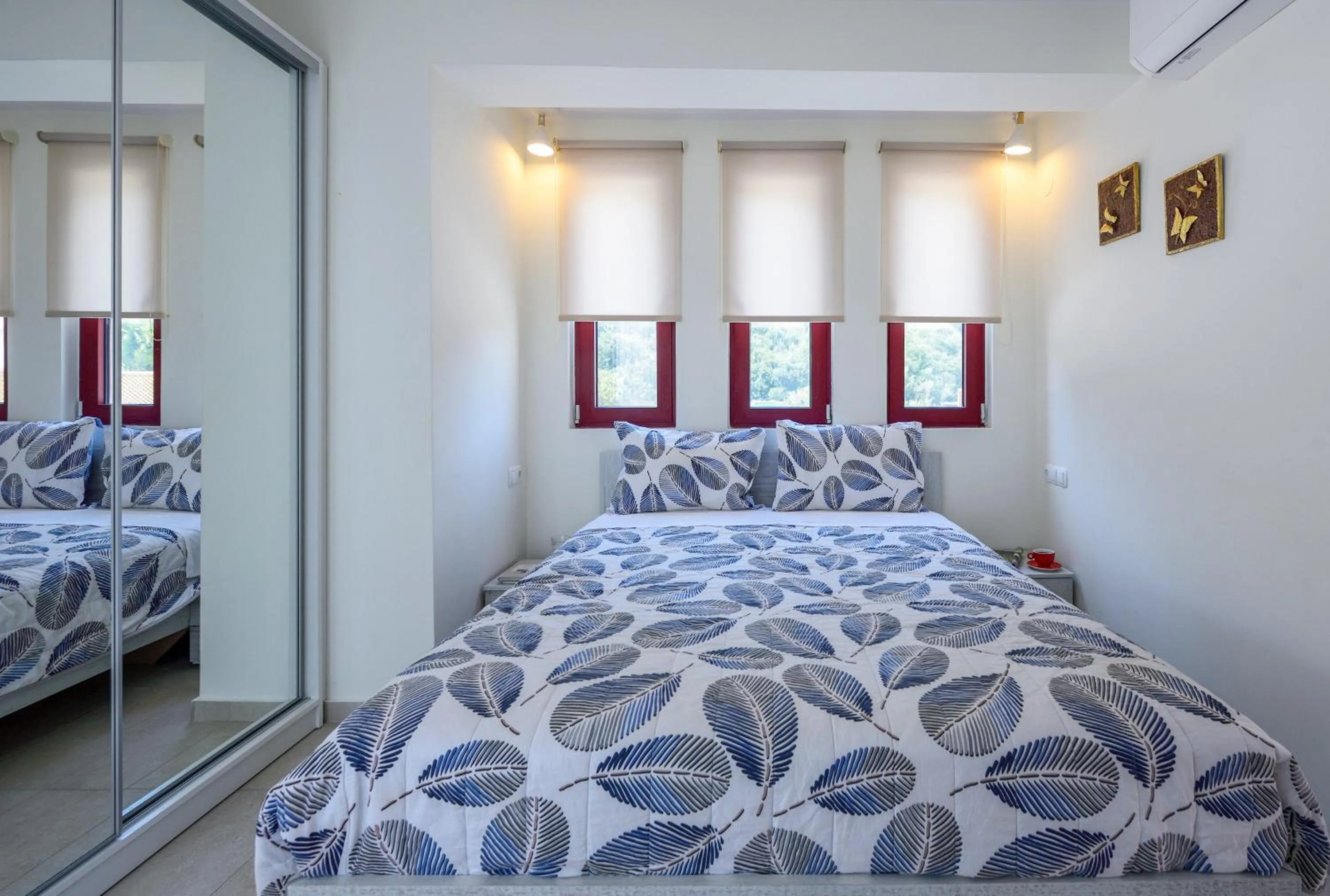 Bed in Elpiniki Luxury Rooms