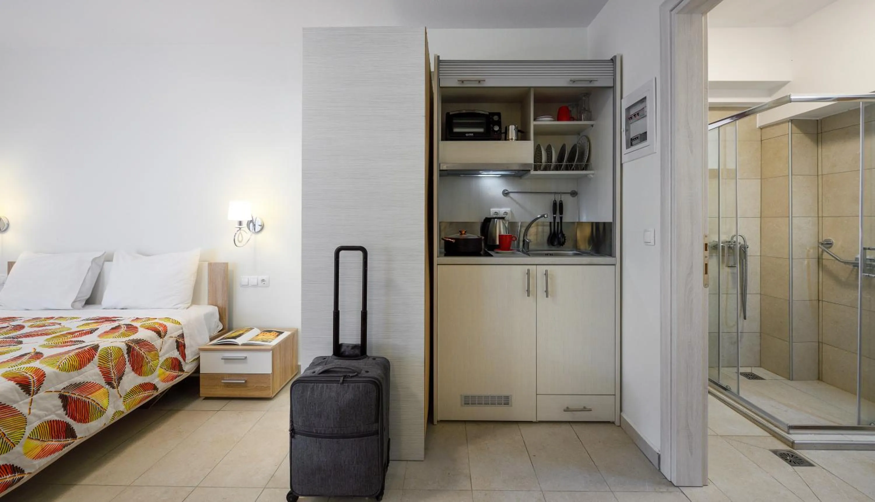 Shower, Bed in Elpiniki Luxury Rooms