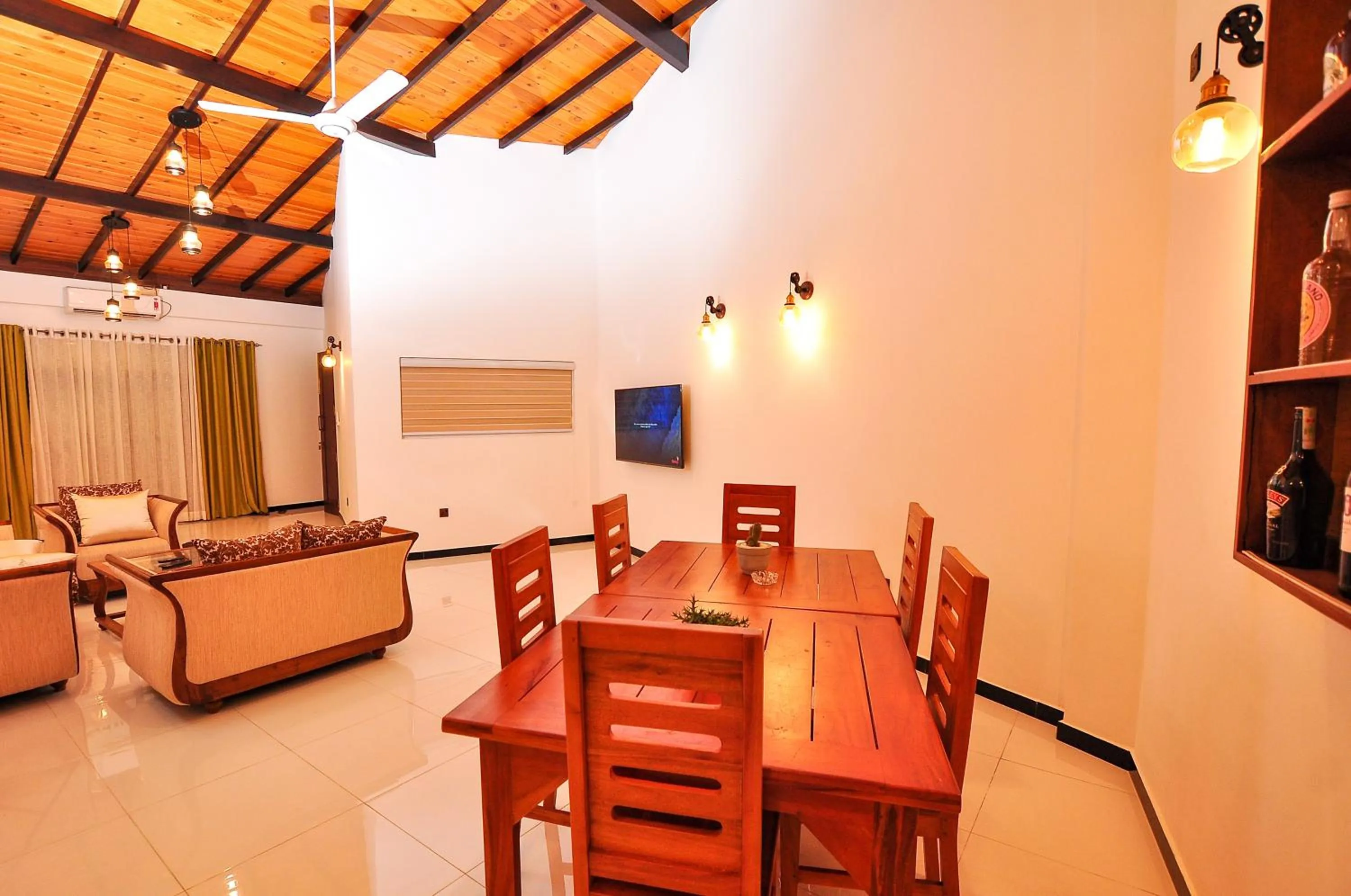 TV and multimedia in Sachinro Hotel Mirissa