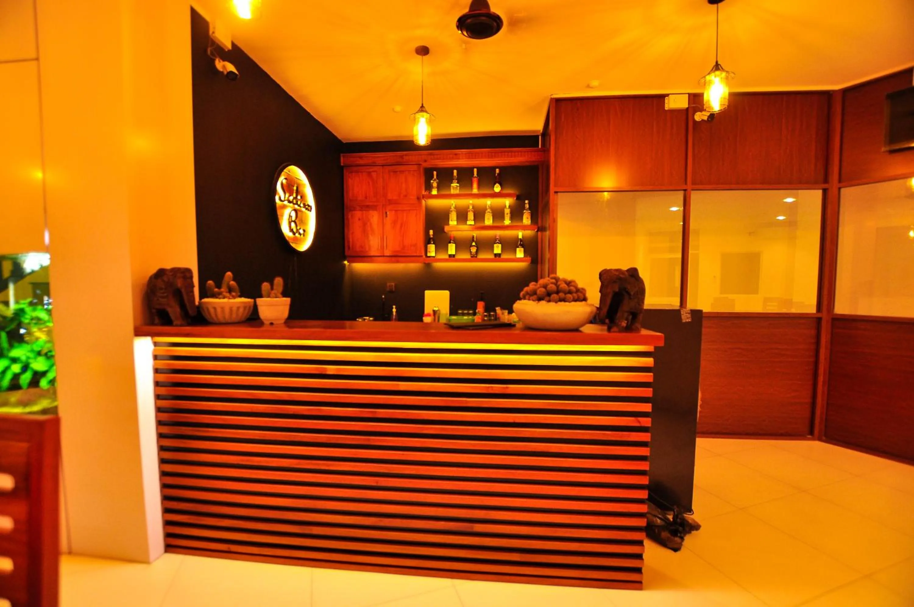 Restaurant/places to eat in Sachinro Hotel Mirissa