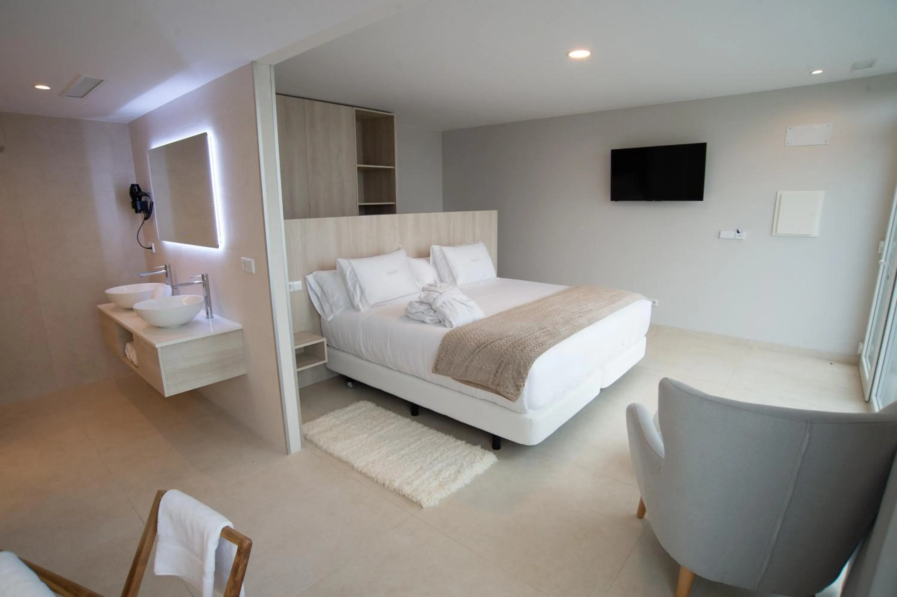 Photo of the whole room in Otantus Hotel