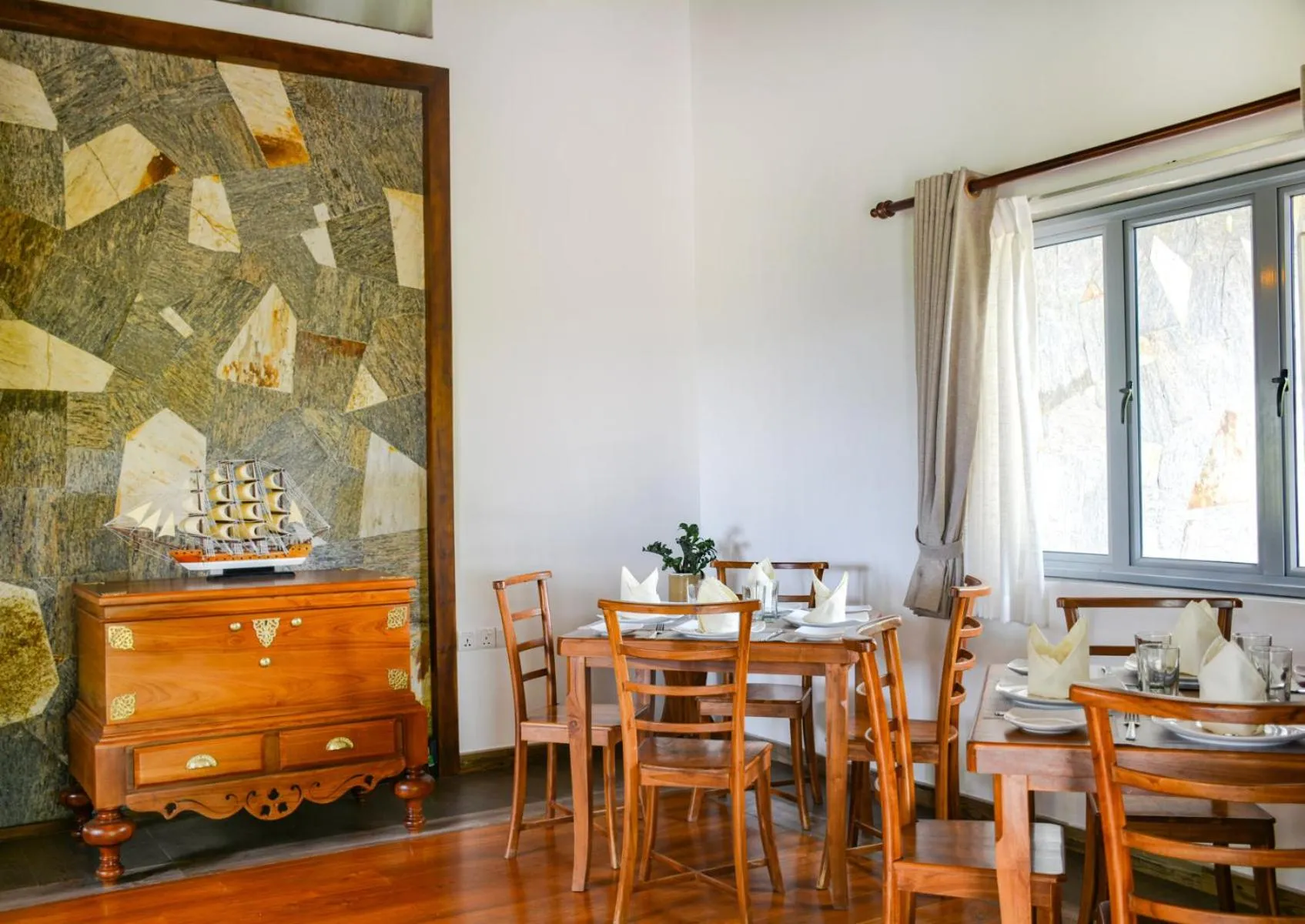 Restaurant/places to eat in Grand Argyle Resort