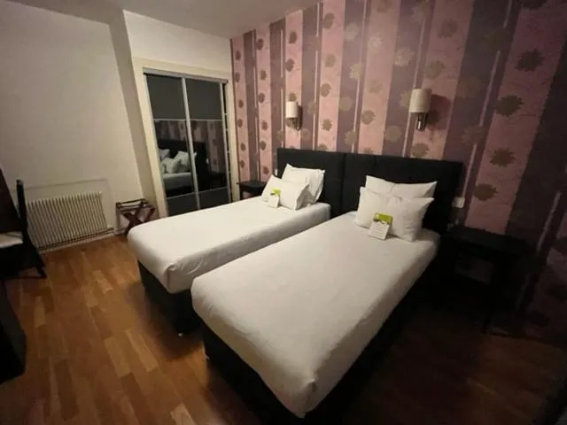 Bed in Hotel Le Divona "au coeur de Divonne"